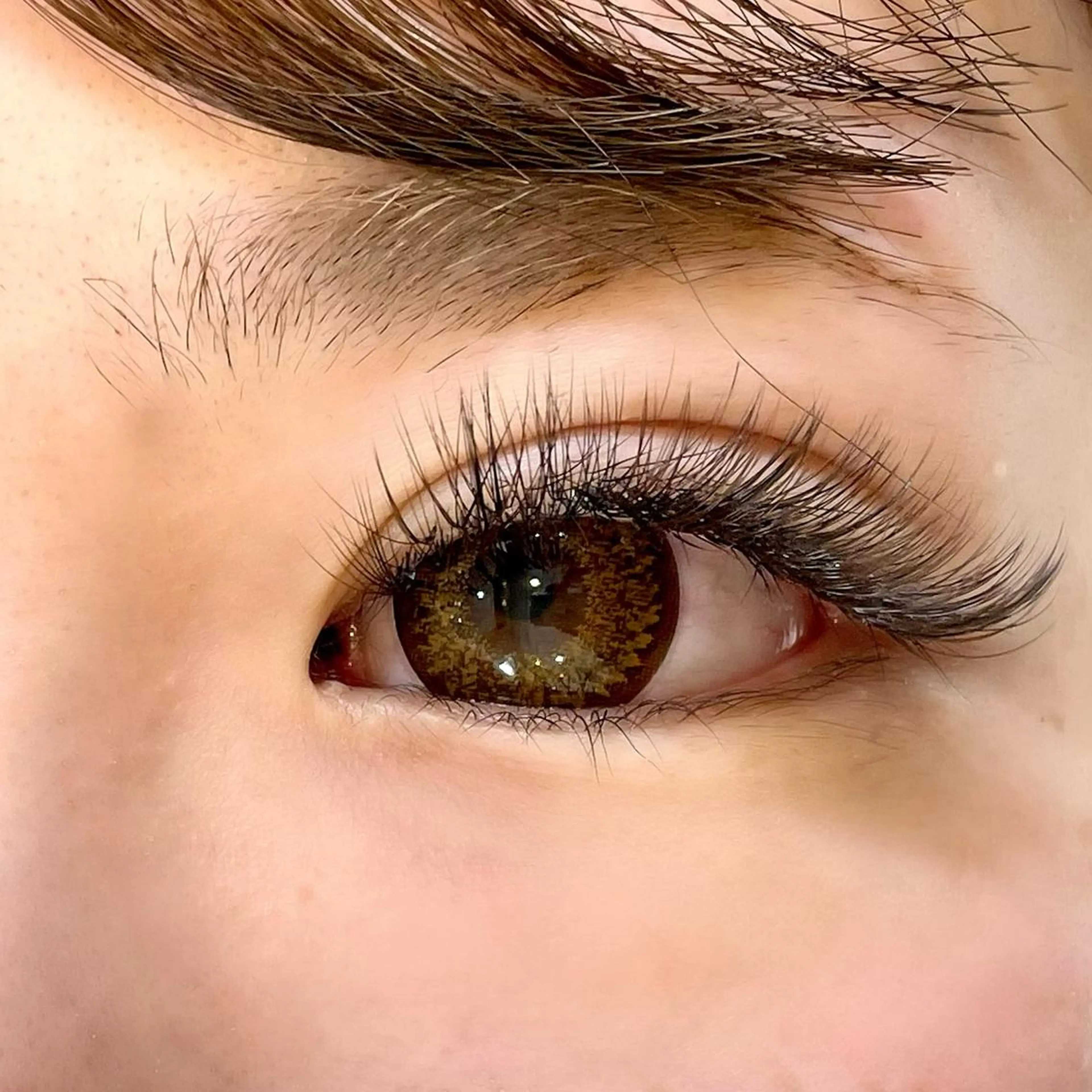 マツエク・マツパ カラーマツエク ボリュームラッシュ Allma 横浜のマツエク・マツパデザイン