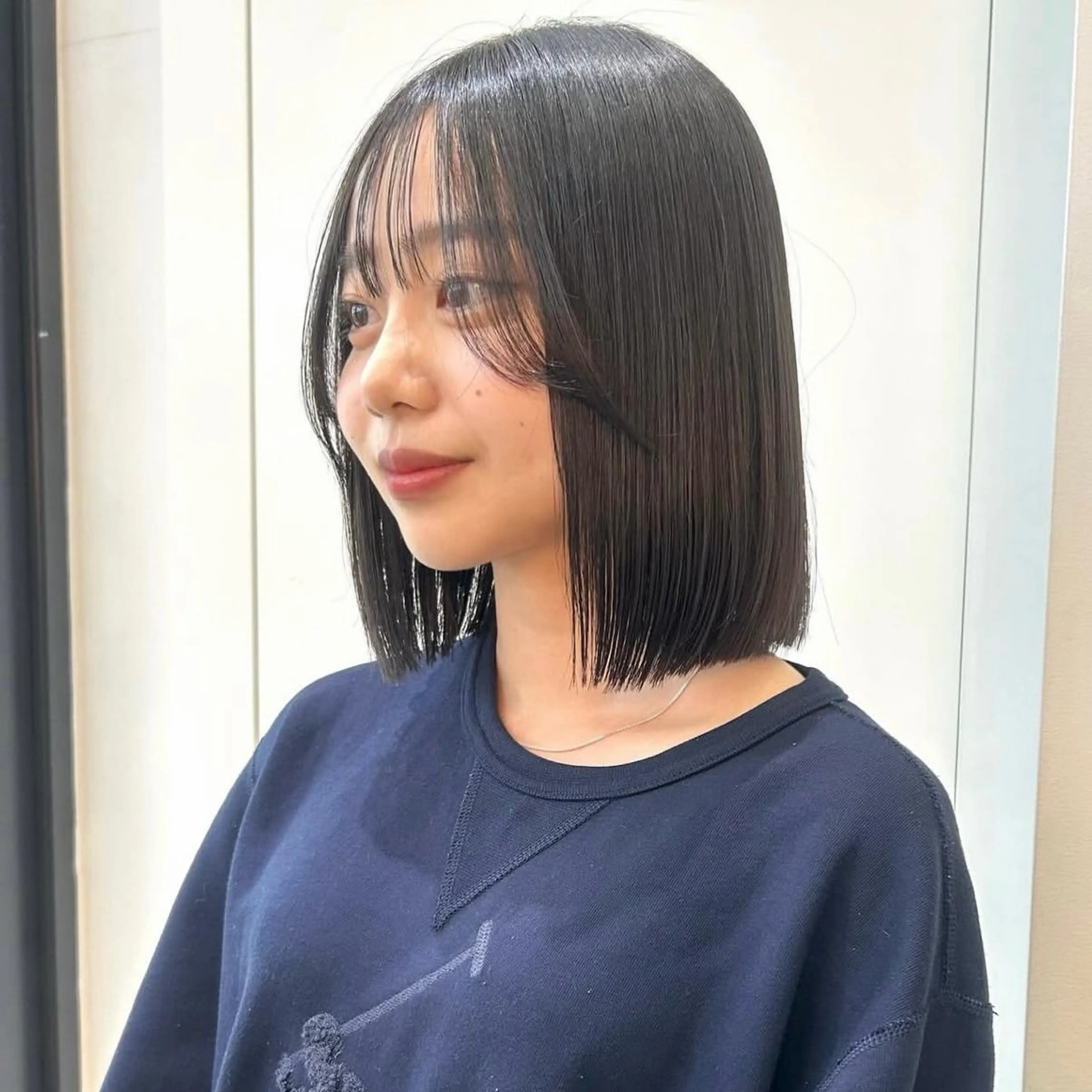 ミディアム 切りっぱなしボブ ボブ カット ヘアカラー トリートメント ボブ/くびれボブ/ 髪質改善/Ru-kaのヘアスタイル