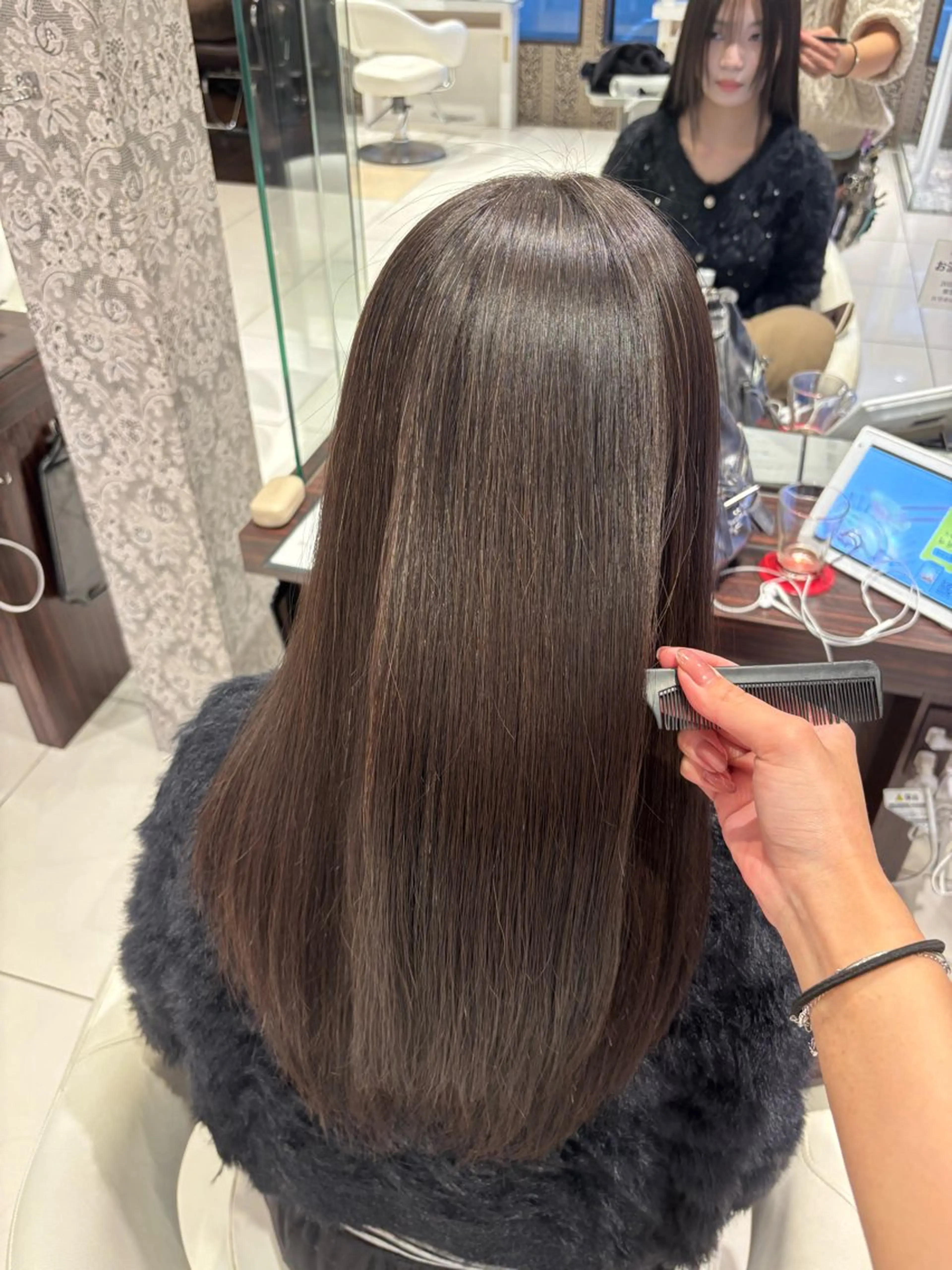 レディースカット＋縮毛矯正＋トリートメントの写真