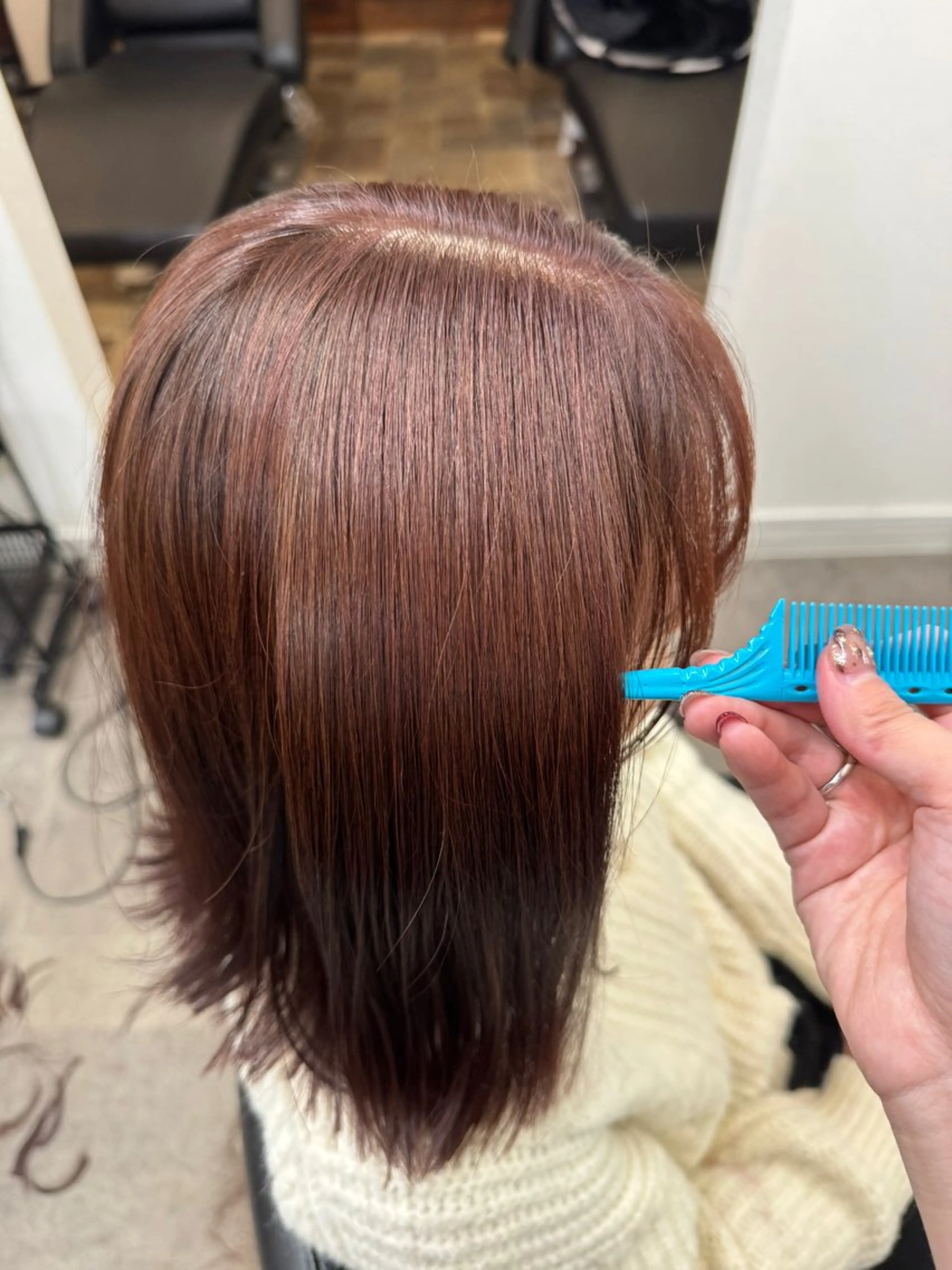 セミロング カラー ブラウンカラー ピンクカラー ピンクブラウン ヘアカラー 近藤 愛理のヘアスタイル