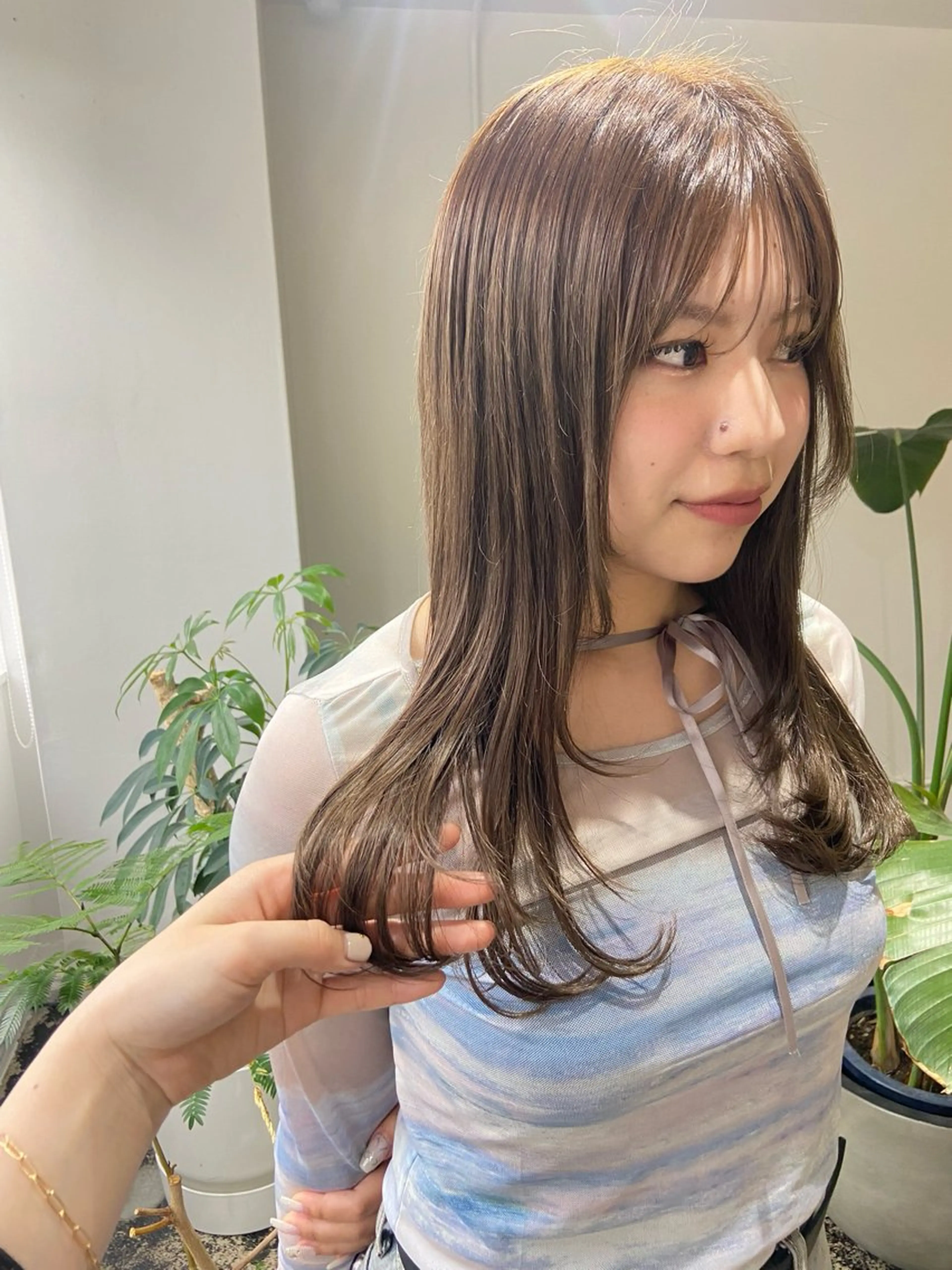 ロング カラー オバタ コトのヘアスタイル