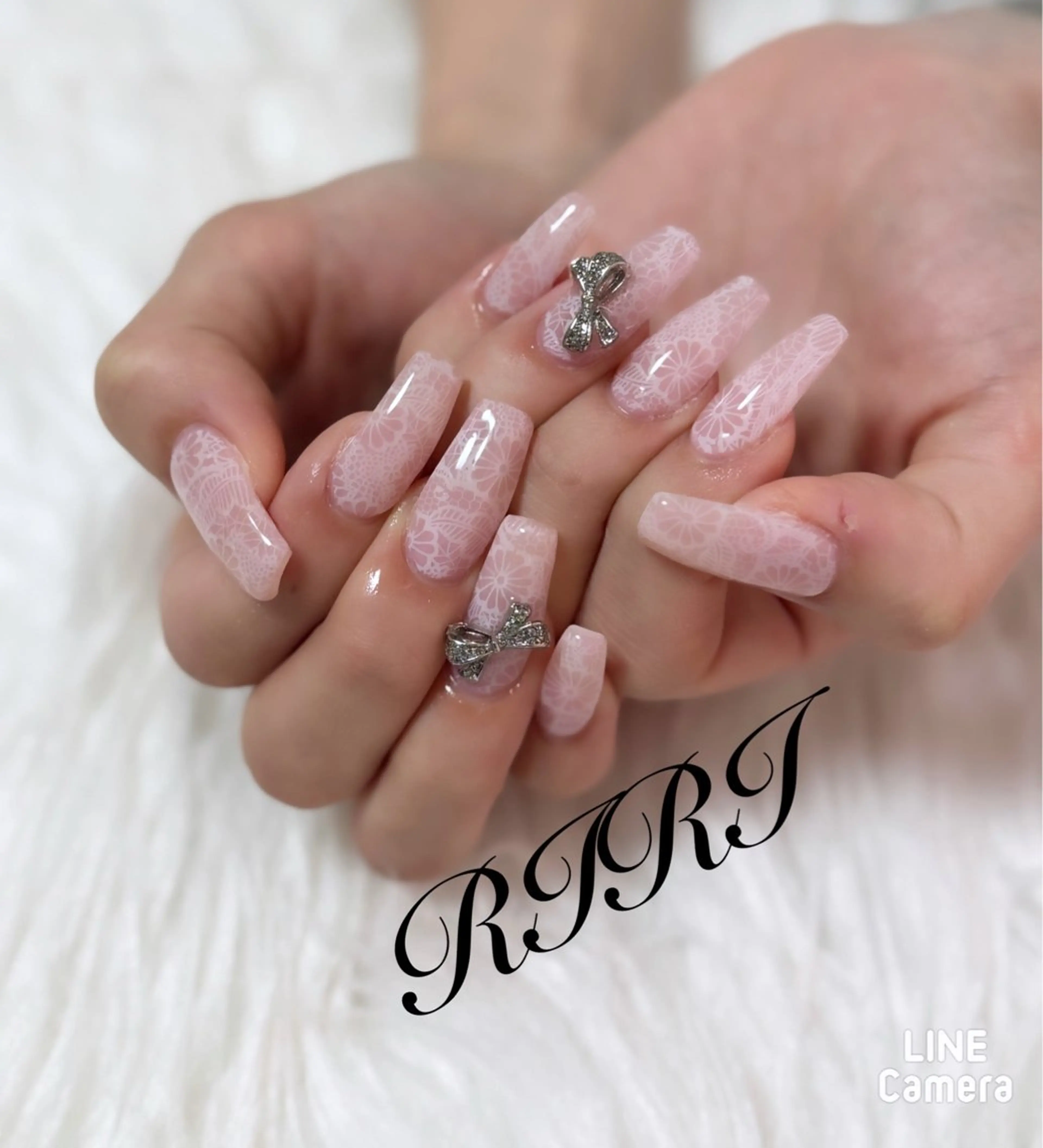 ネイル ジェルネイル キラキラネイル 韓国ネイル レース ピンク ハンドネイル riri オーナーのネイルデザイン
