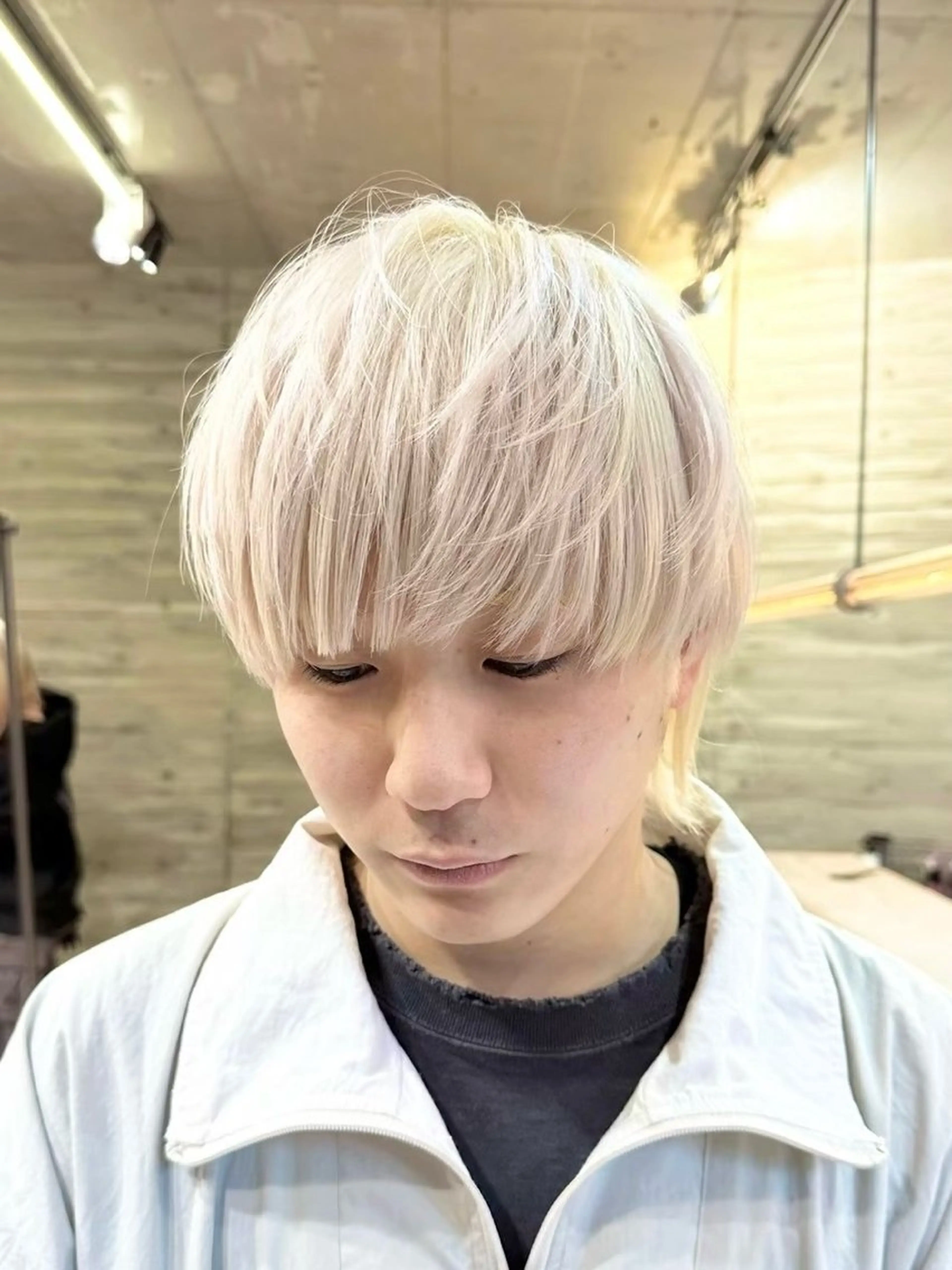 メンズ限定/ハイトーン、ブロンド、ホワイトメニュー〻カット&ホワイトブリーチカラー〻#メンズハイトーン#ホワイトブリーチの写真