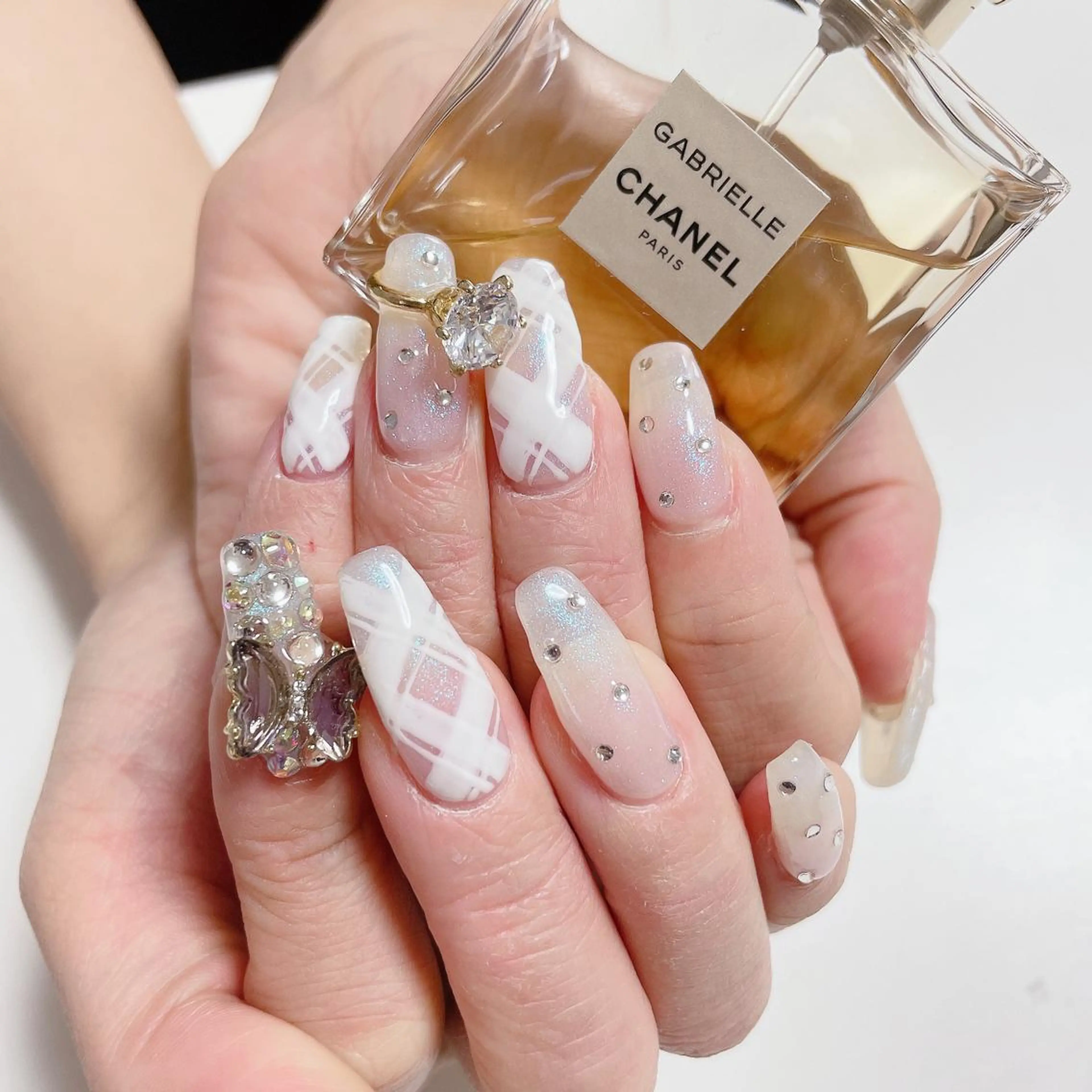 ネイル The Best Beauty受付担当のヘアスタイル