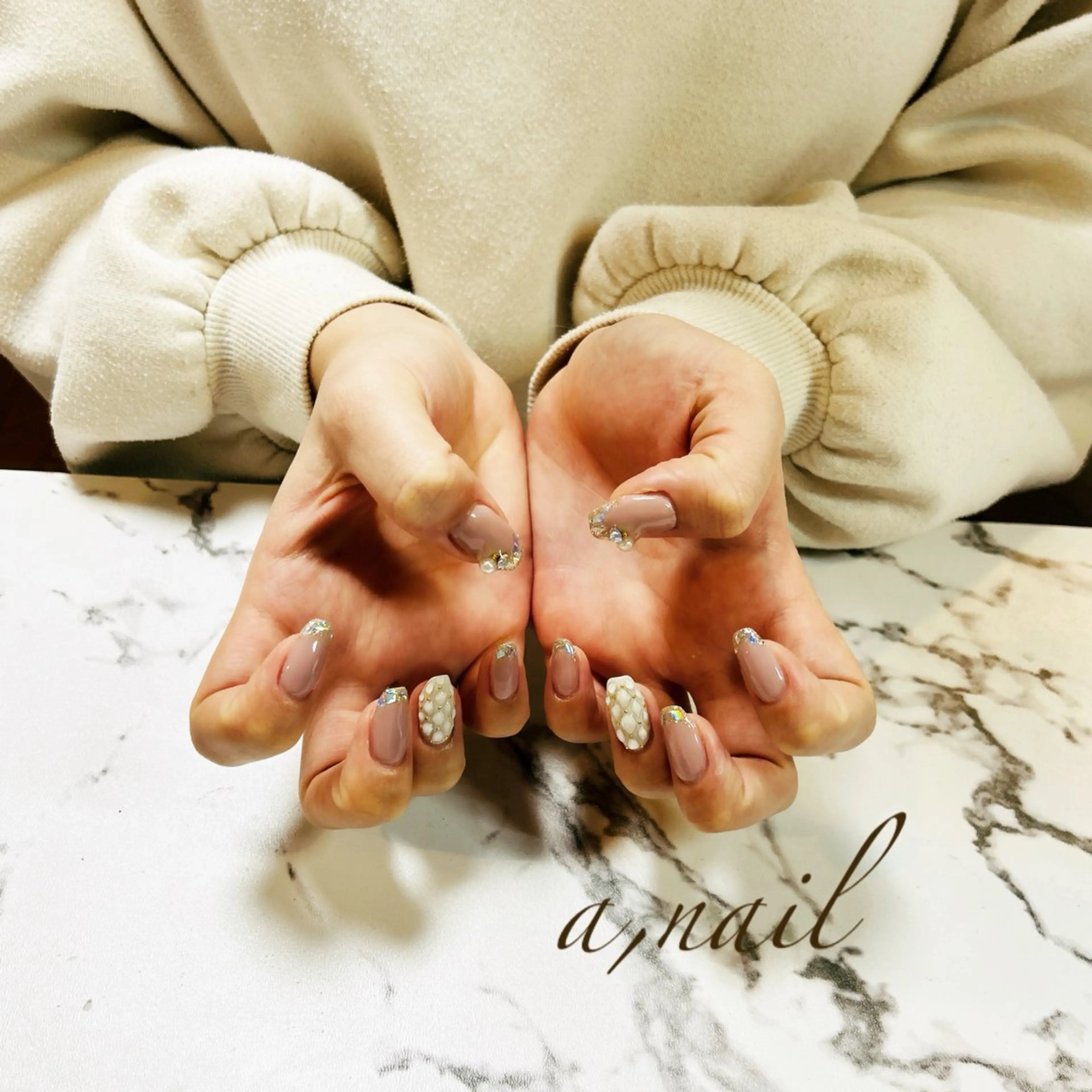 ネイル フレンチネイル ガラスフレンチ キラキラネイル ぷっくりネイル ハンドネイル ネイルサロン エーネイルのネイルデザイン