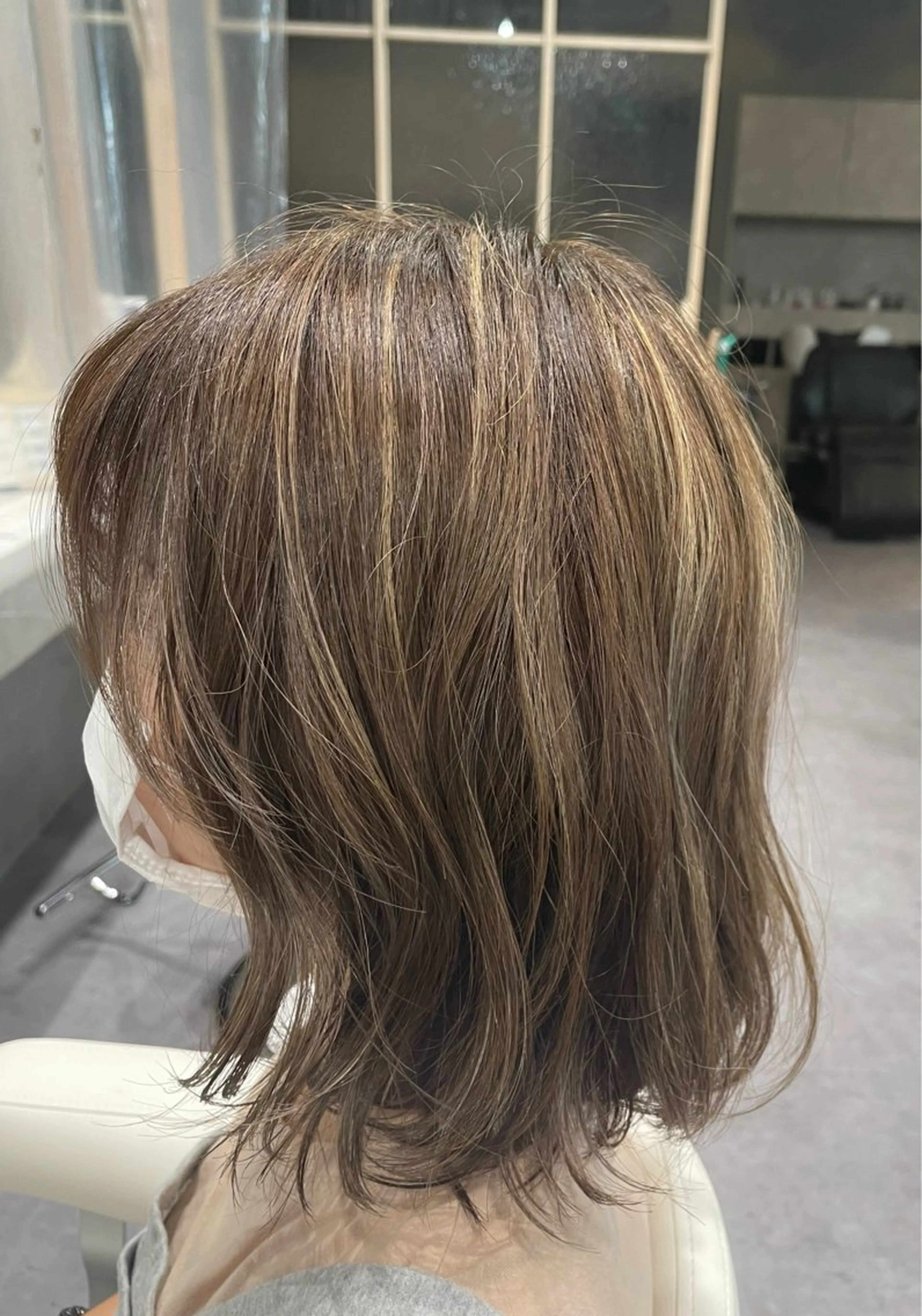 カット+脱白髪染めカラーの写真