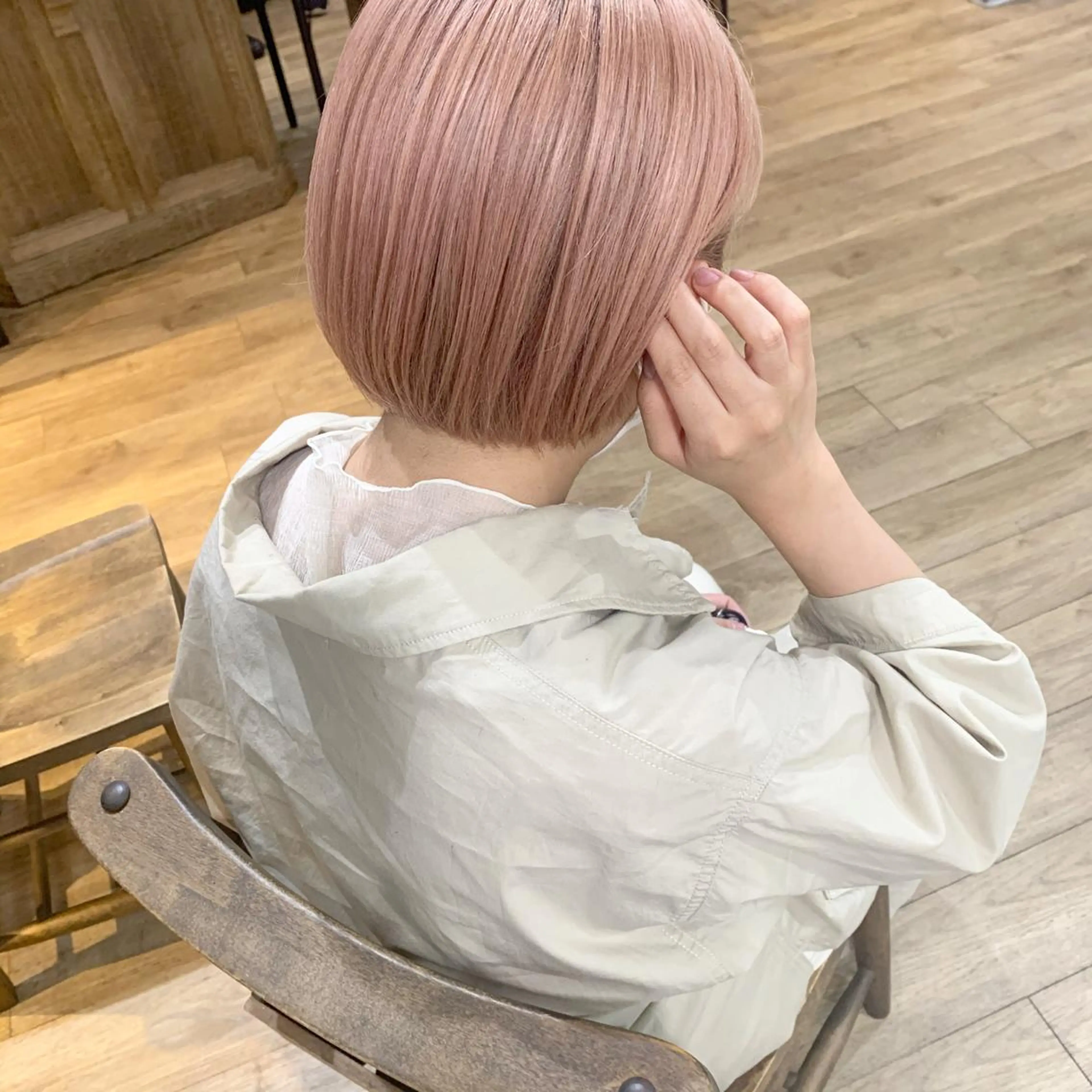 ショート REBECCA byCURACIONのヘアスタイル