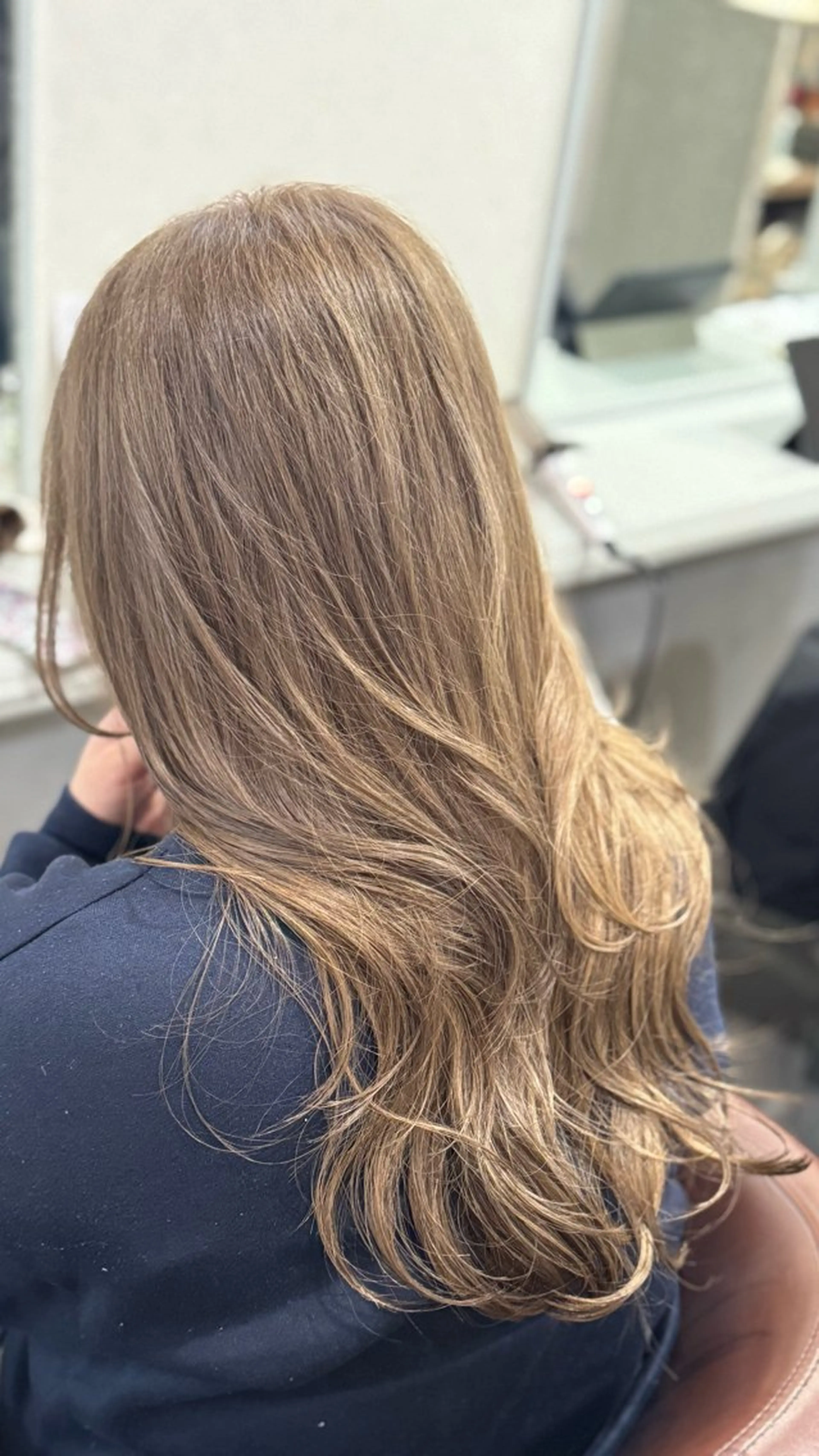 ロング ヘアカラー トリートメント 渡澤 ななみのヘアスタイル