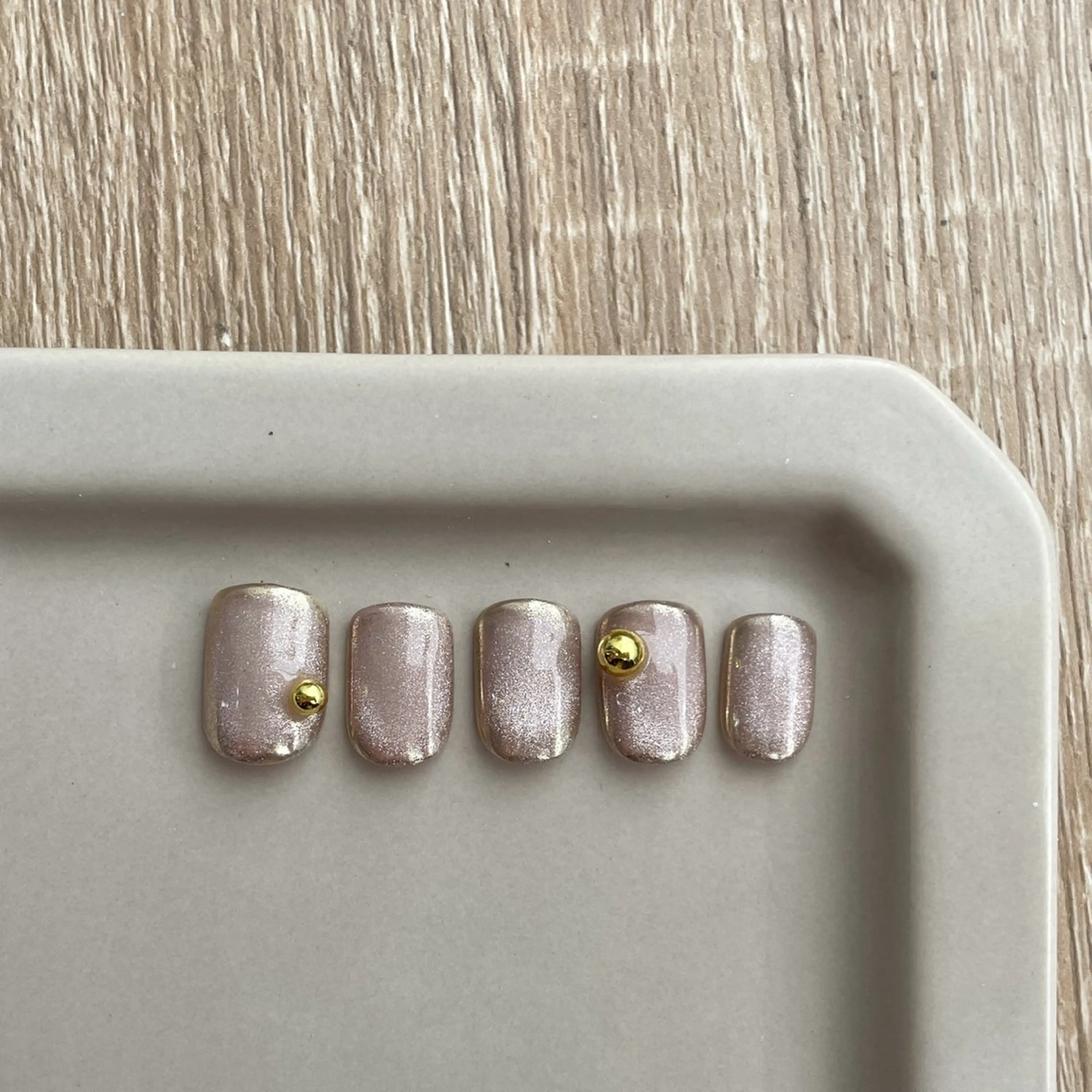 ネイル 氷ネイル・うるうるネイル 韓国ネイル マグネットネイル ミラーネイル ニュアンスネイル 園田 ソノダのネイルデザイン