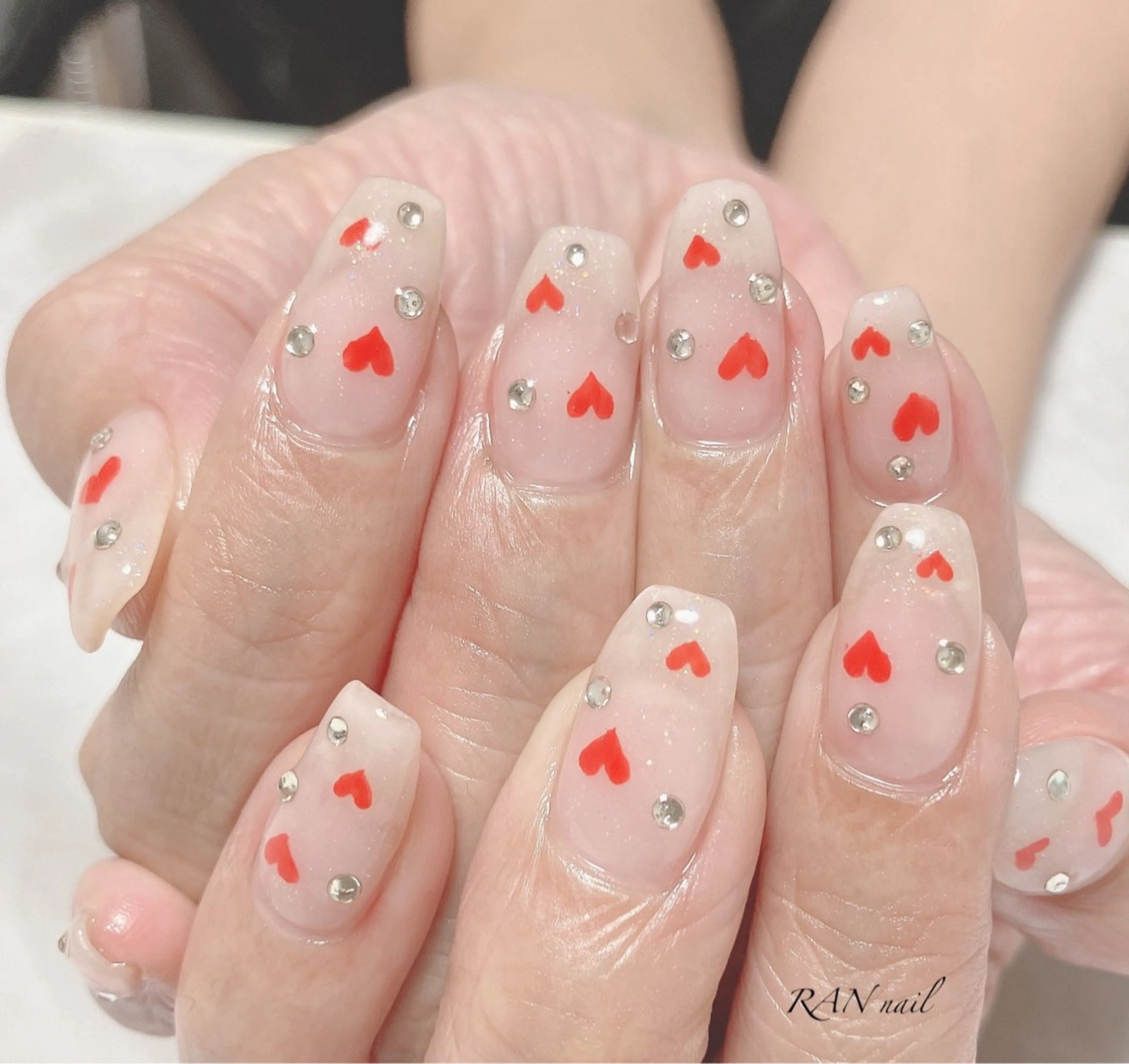 ネイル ジェルネイル ハート キラキラネイル ラメ(グリッター) ピンク ハンドネイル フットネイル RAN nail 〜ランネイル〜所属・RAN nailのネイルデザイン