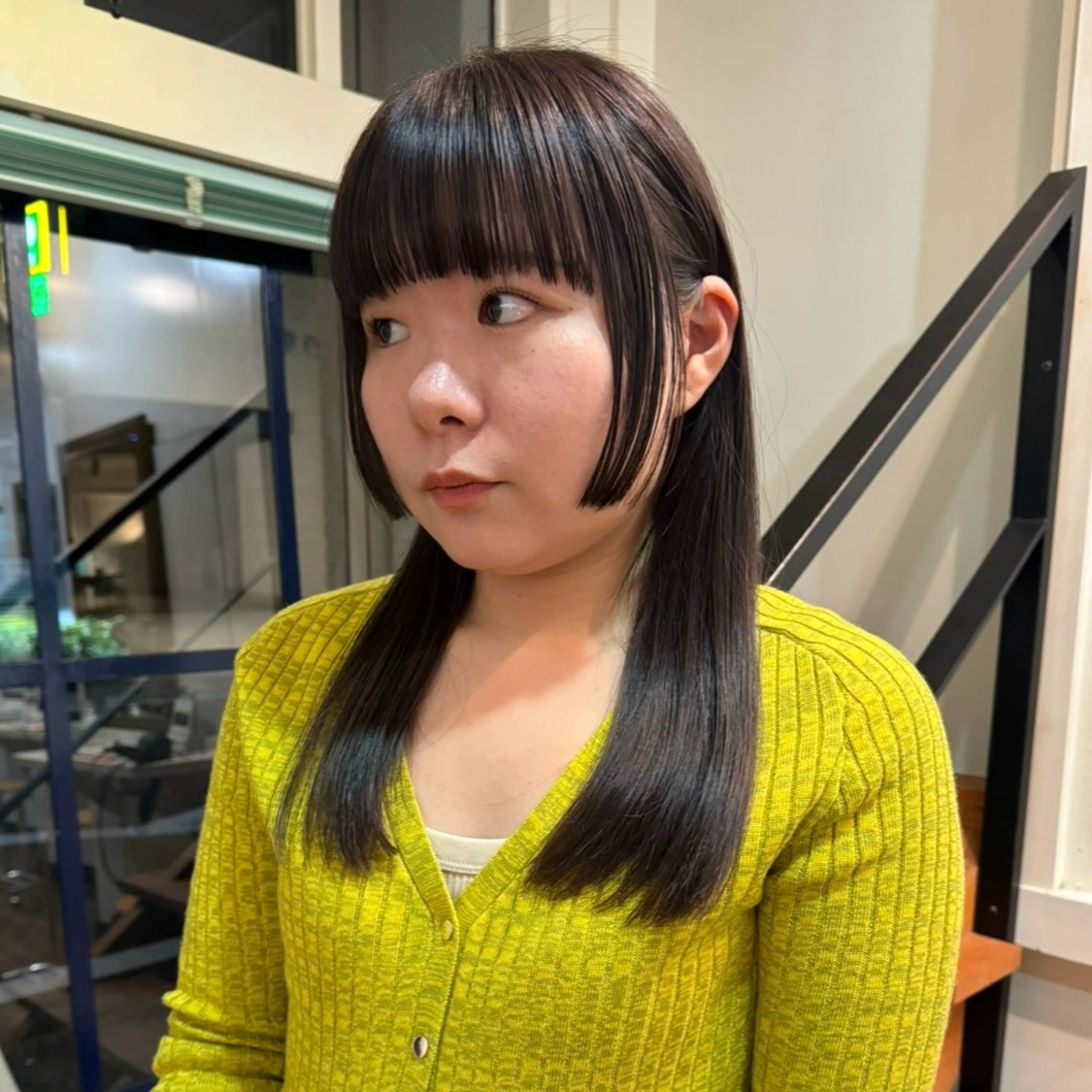 セミロング カラー Lilu しずくのヘアスタイル