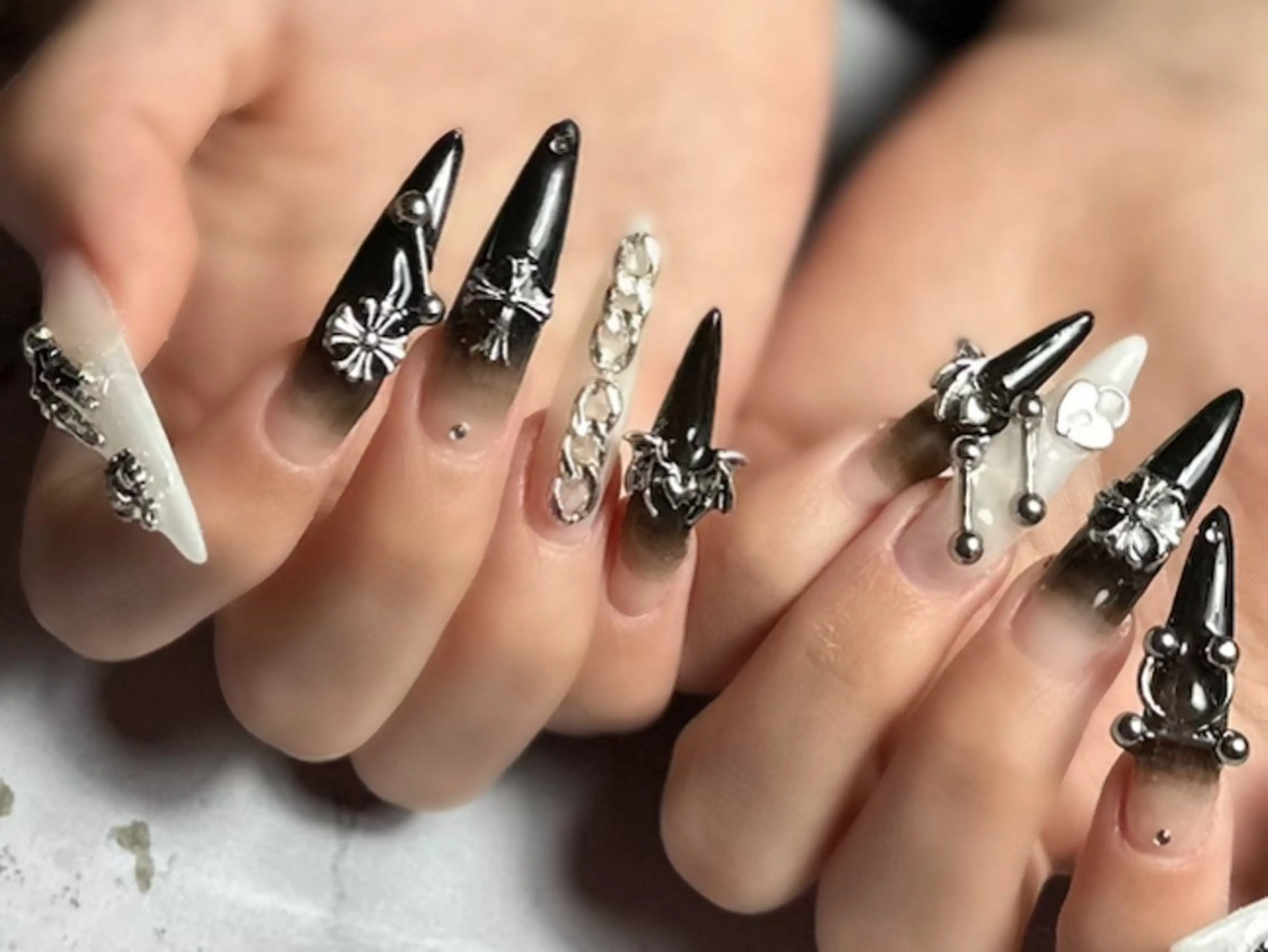 ネイル 新山 聖のネイルデザイン