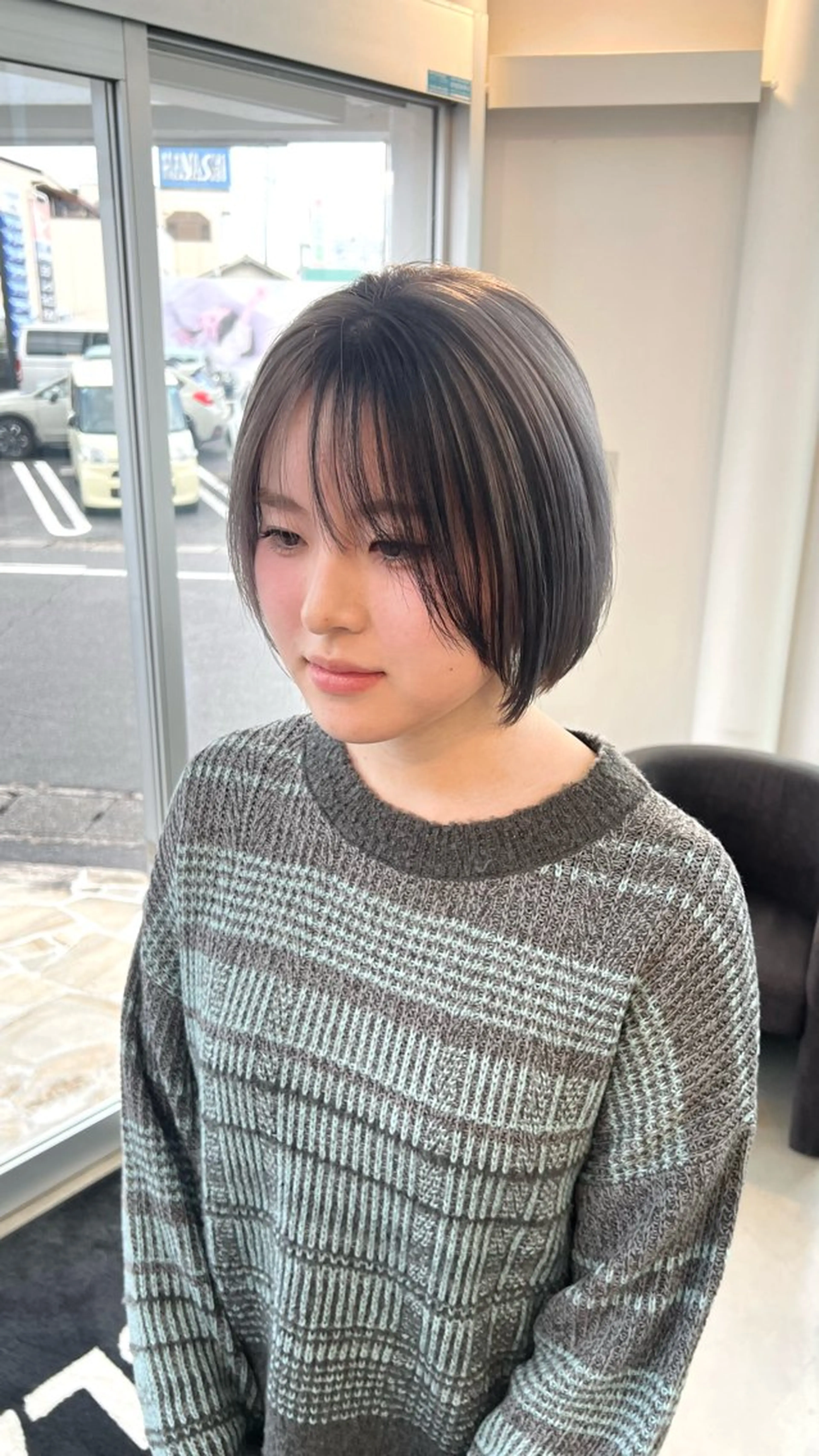 カラー ハイトーン／ レイヤー／ボブのヘアスタイル