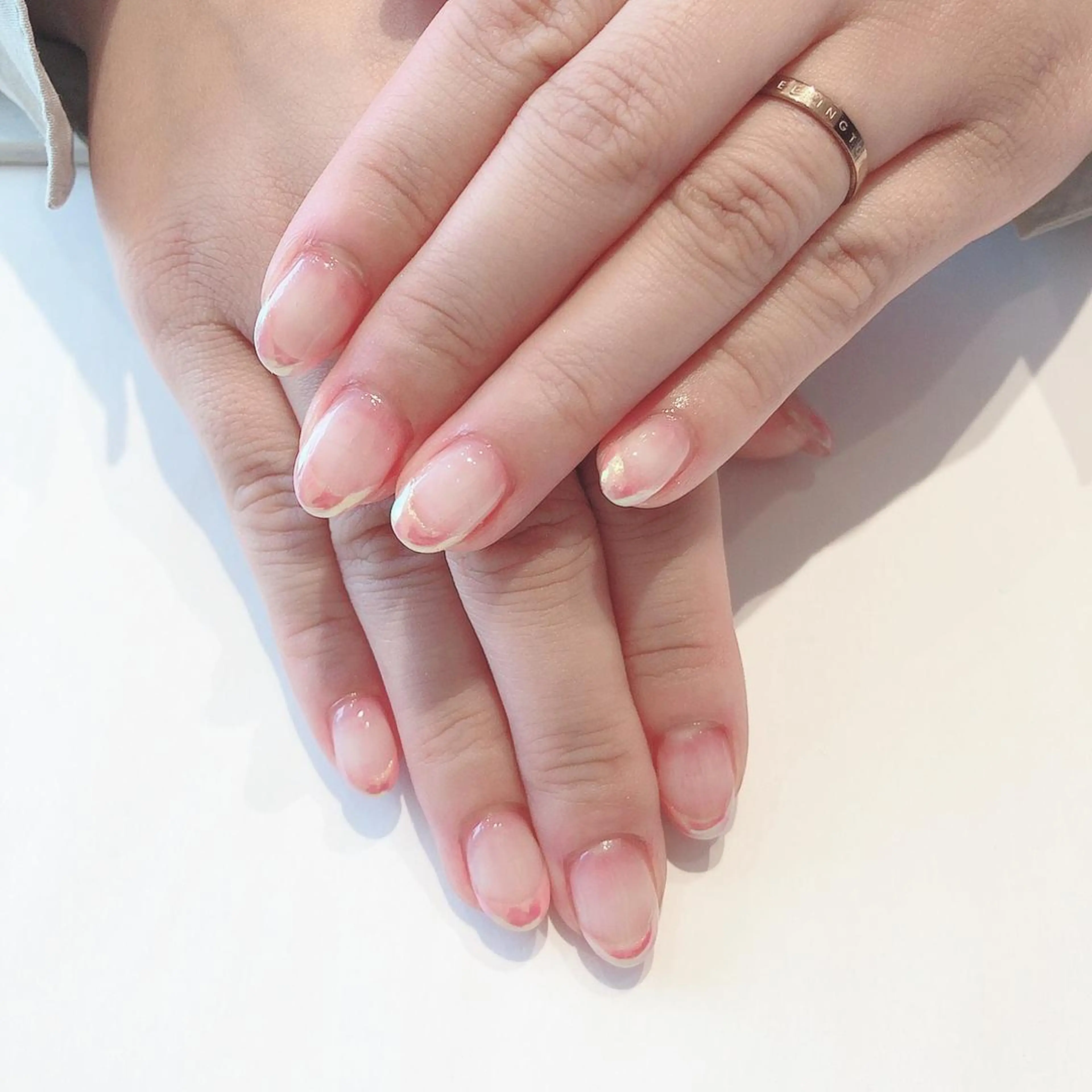 ネイル オーロラネイル フレンチネイル 桜 成美のエステ・リラクイメージ