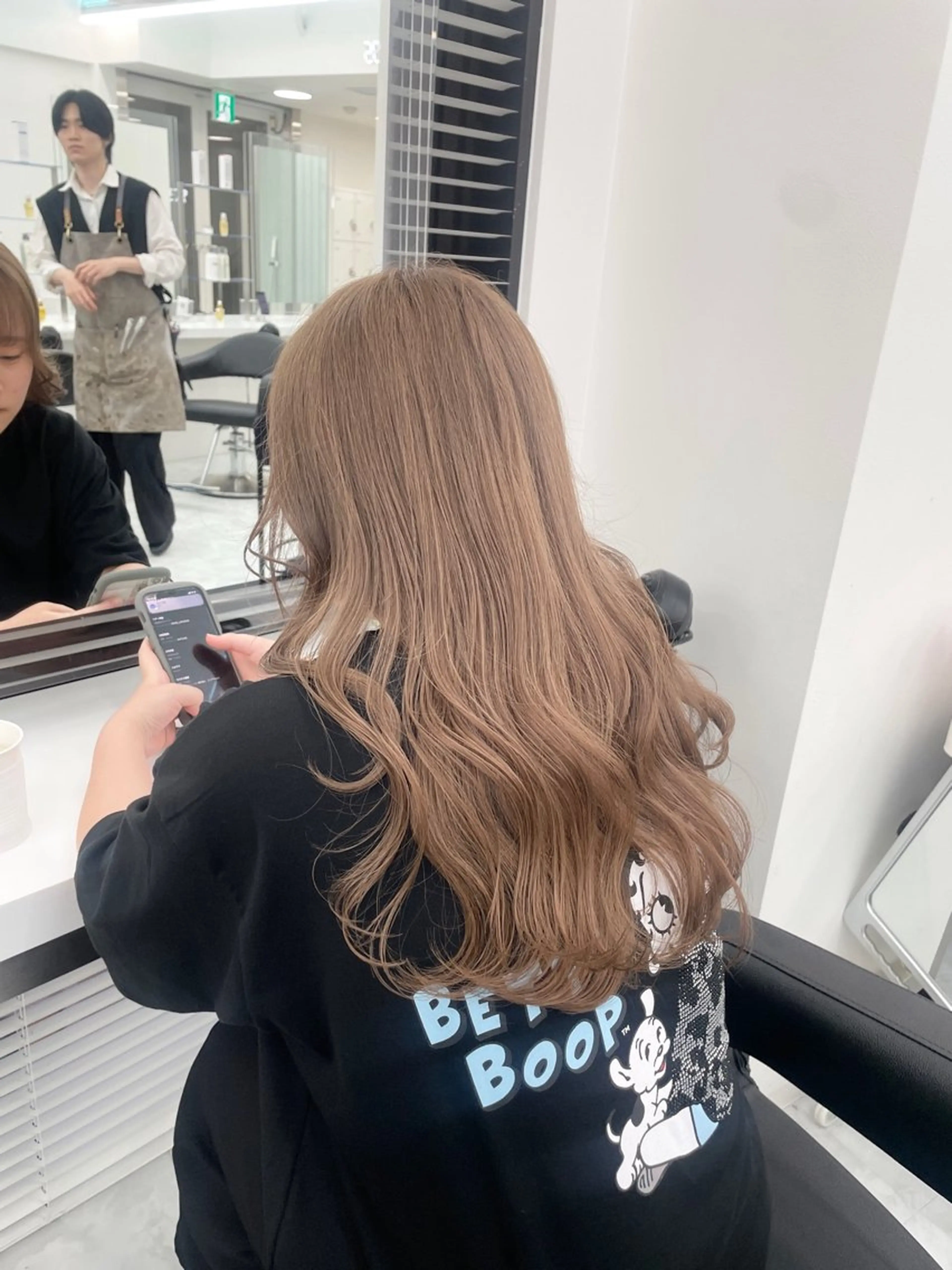 ロング 大人上品🤍透明感 ベージュ🤍REOのヘアスタイル