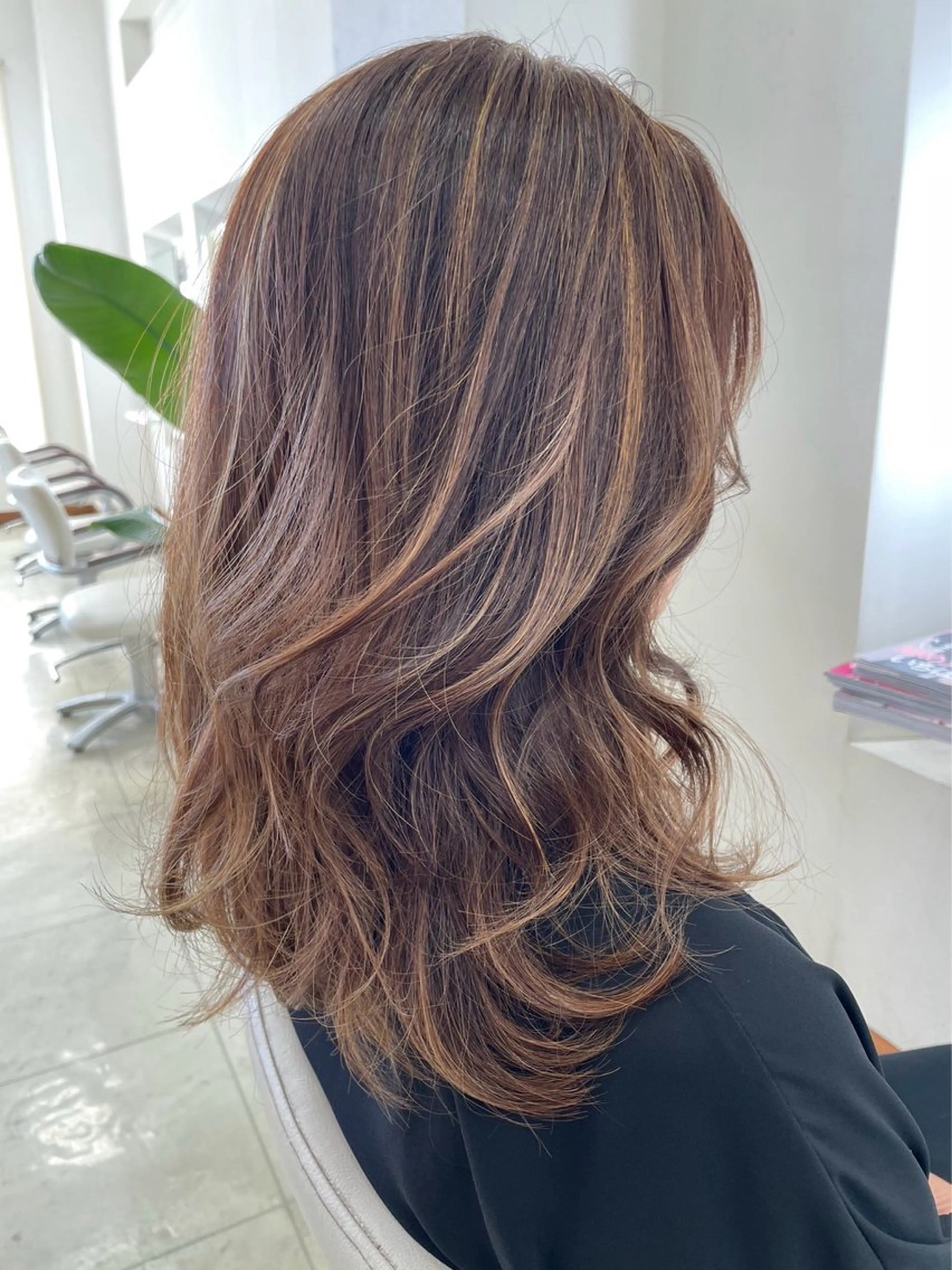 ロング カラー ベージュカラー ハイライトカラー メッシュ 顔周りカット ハイライト ヘアカラー いけだ ゆうのヘアスタイル