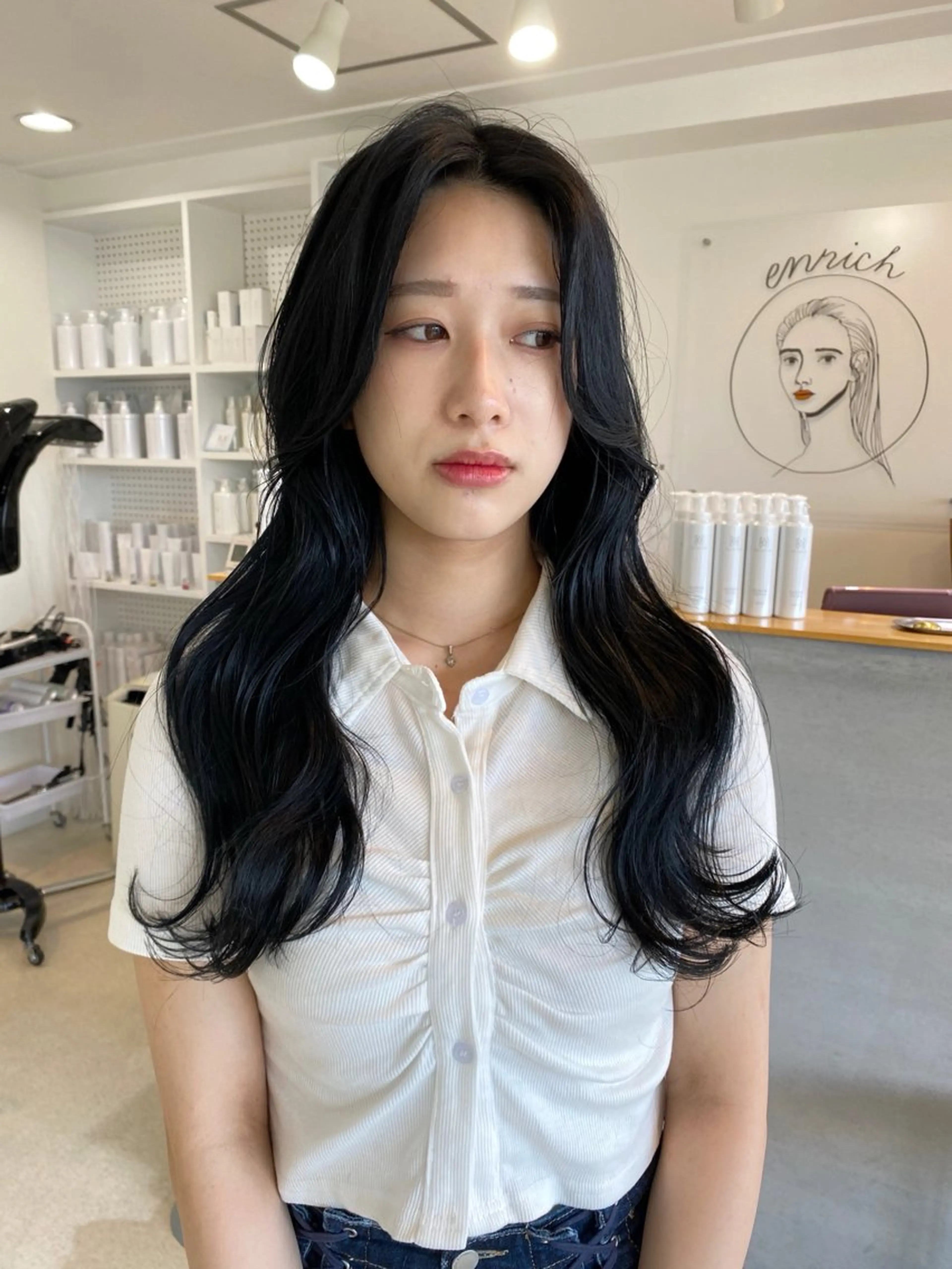 ロング カラー ヘアアレンジ 黒髪 ブルーカラー ブルーブラック ヘアカラー enrichミヤモト ヒロヤのヘアスタイル