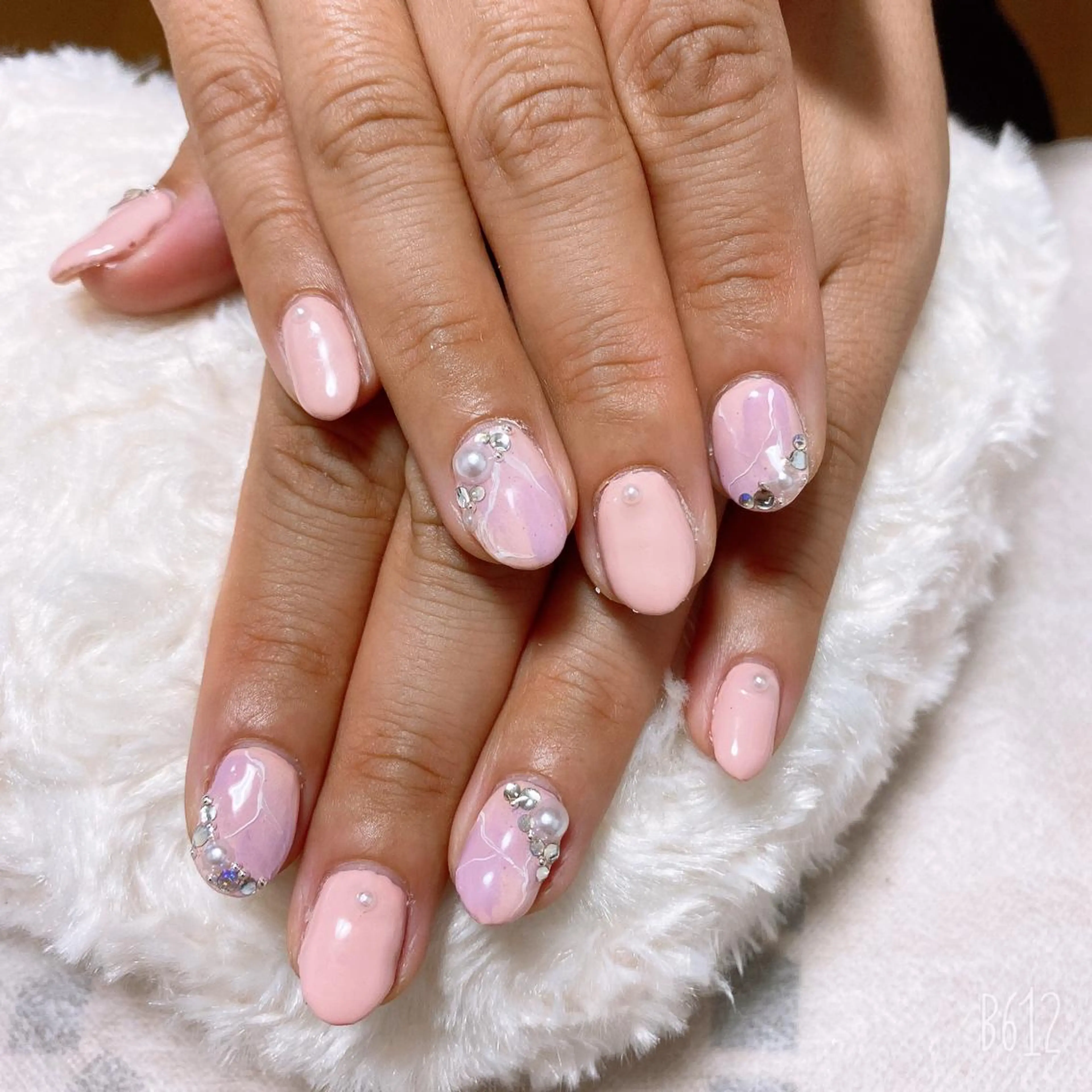 ネイル The Best Beauty受付担当のヘアスタイル