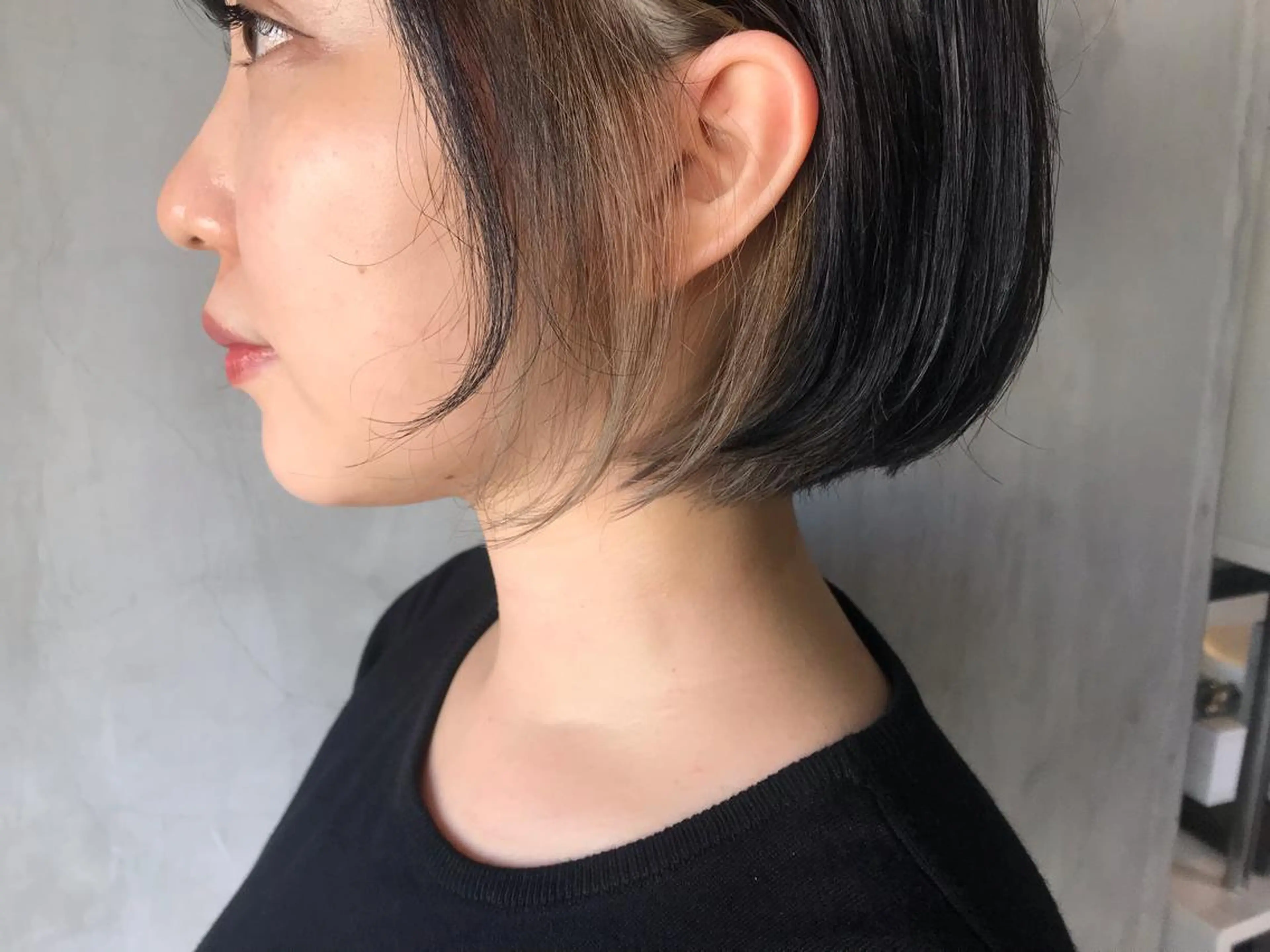 ショート カラー ヘアアレンジ ベージュカラー インナーカラー ホワイトベージュ stylist/蛯谷 珠里のヘアスタイル