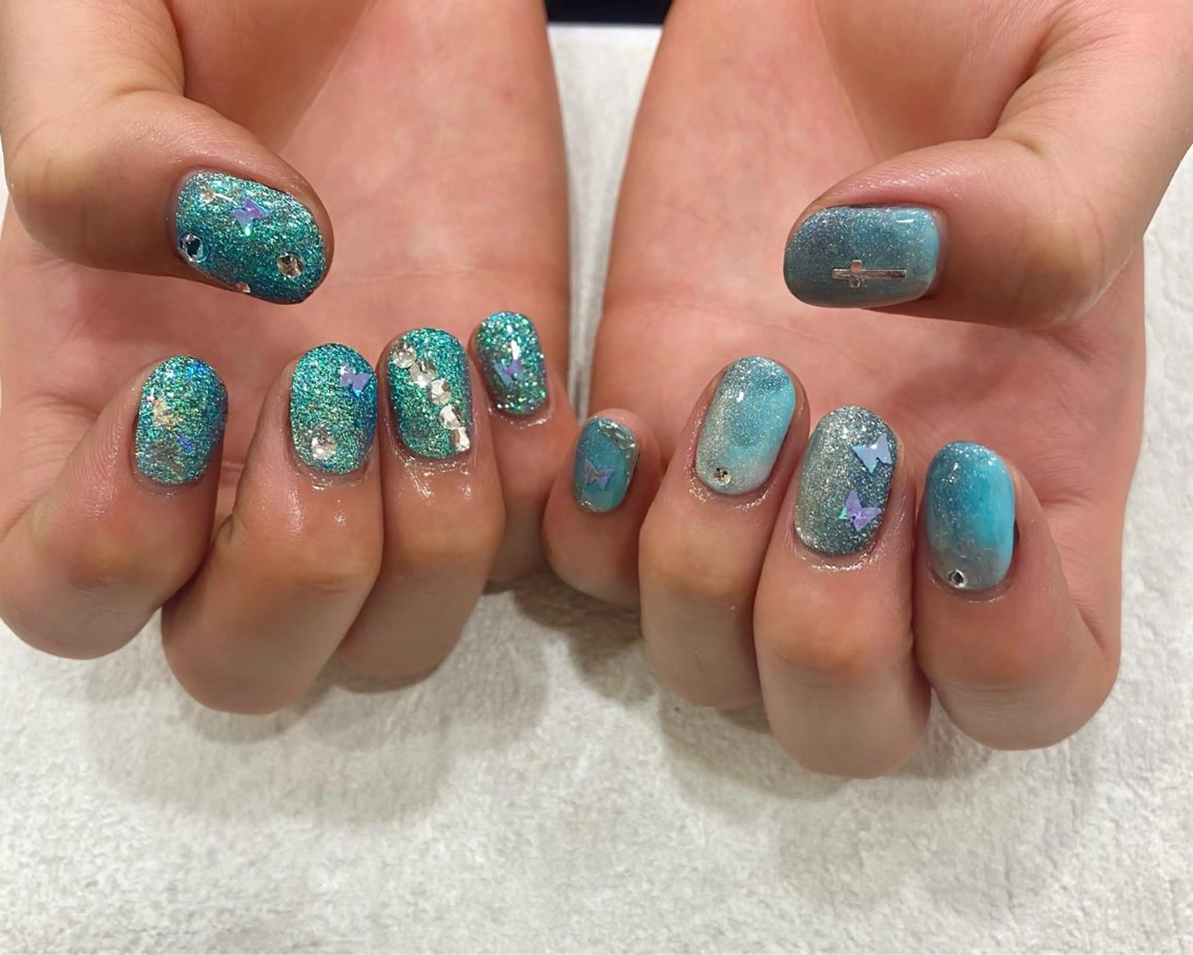 ネイル 持ち込み 安藤 彩乃のネイルデザイン