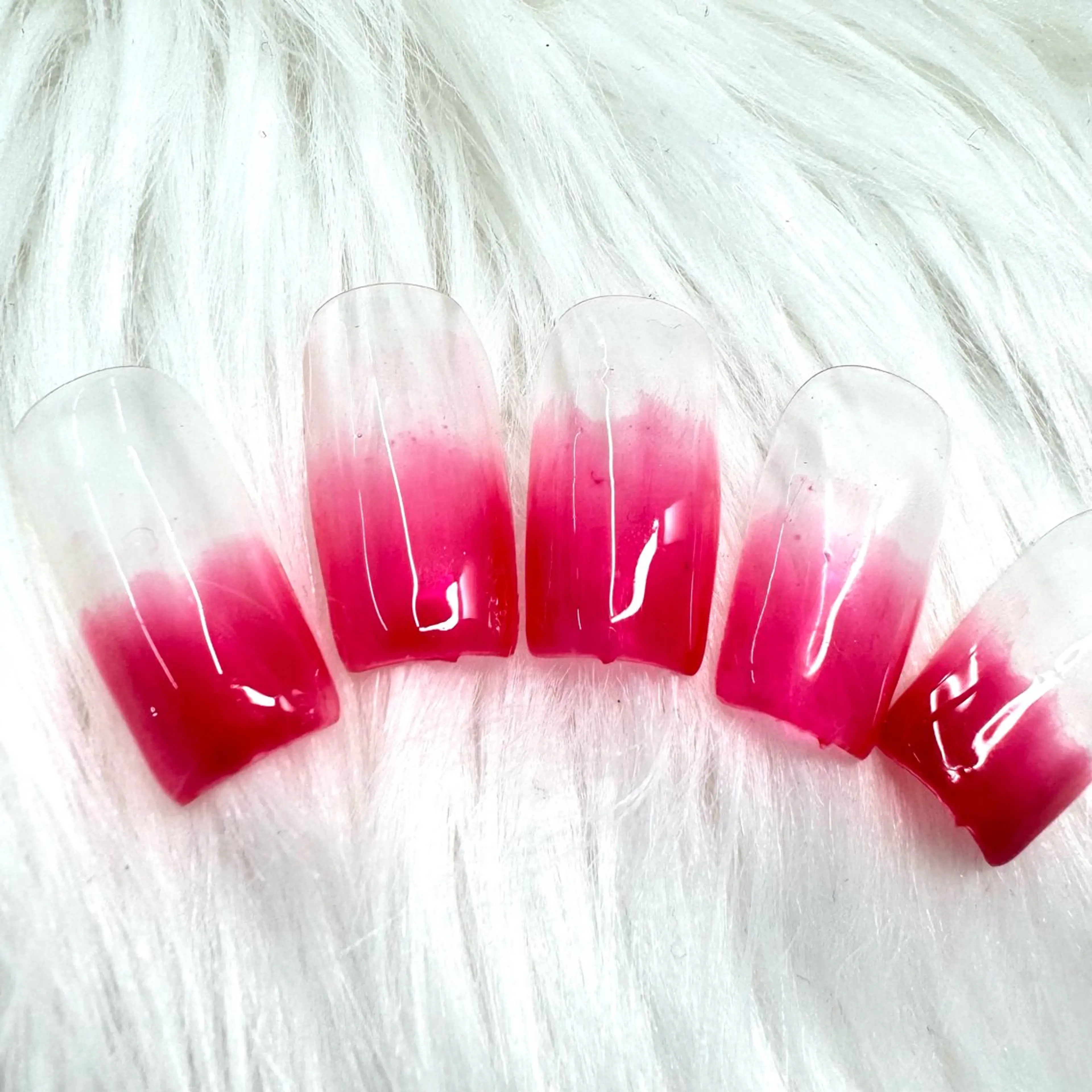 ネイル グラデーション 赤色 大塚 澄玲のネイルデザイン