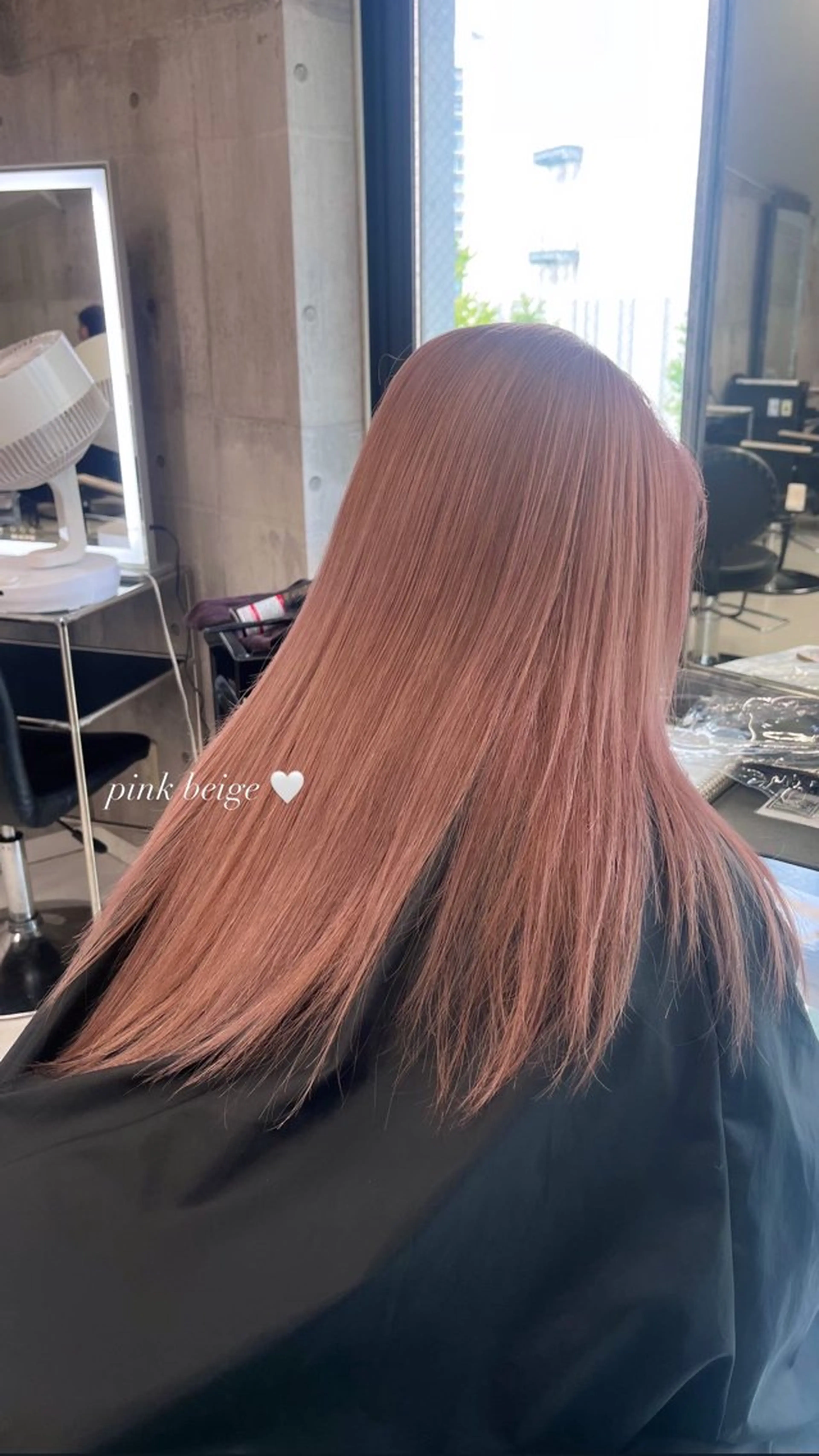 セミロング カラー 🎨𖥔ׁTOMO♡ ゆるふわハイトーンのヘアスタイル