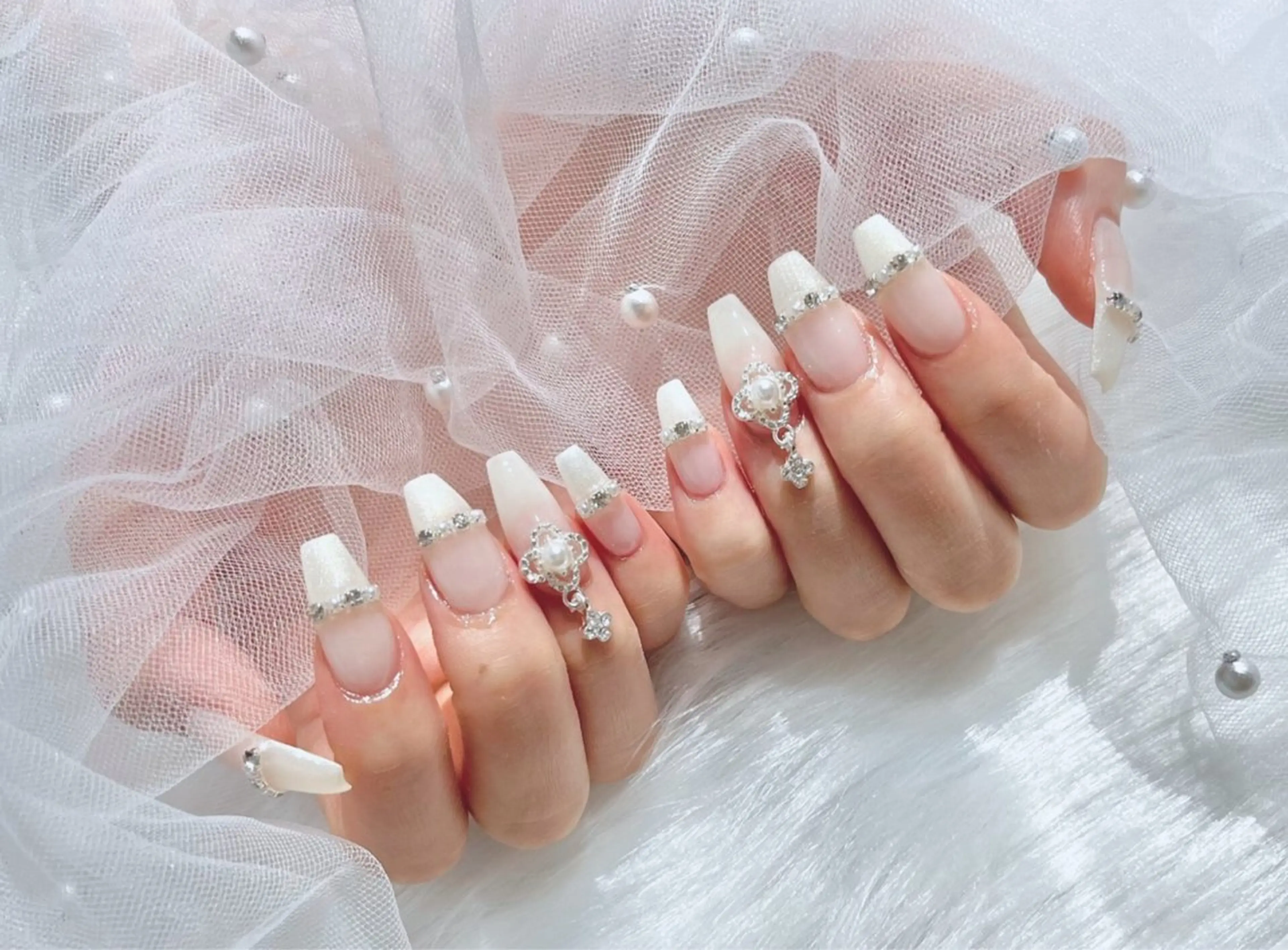 ネイル ETERNA Nail 銀座店【パラジェル/フィルイン/チップ長さだし/マグネット/ニュアンス】所属・ア カリのネイルデザイン