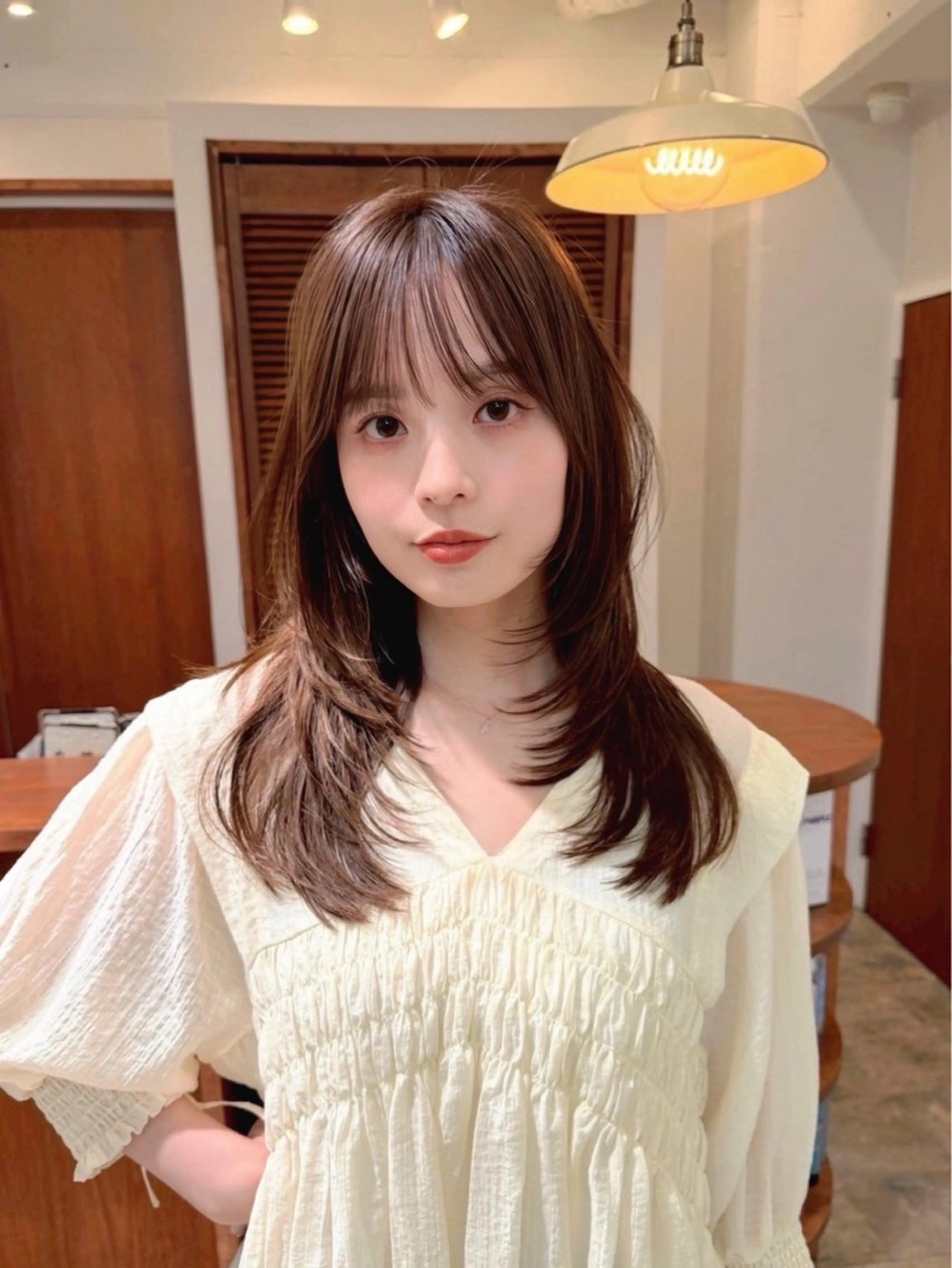 セミロング 小林 美月  透明感カラーのヘアスタイル