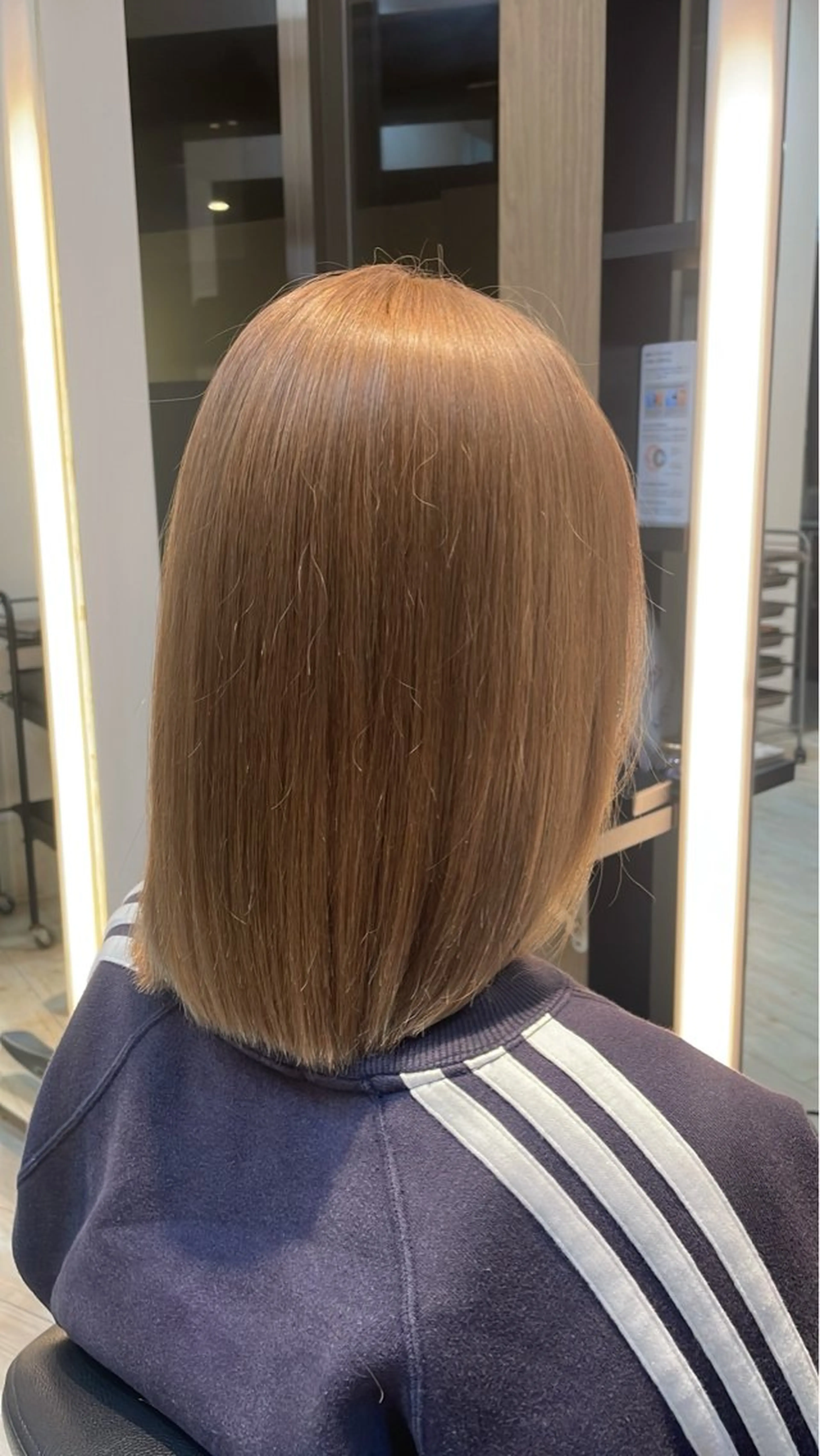 ショート カラー ブリーチ グレージュ ミルクティーグレージュ カット ヘアカラー トリートメント ブリーチ/髪質改善/ ハイトーン/暖色のヘアスタイル