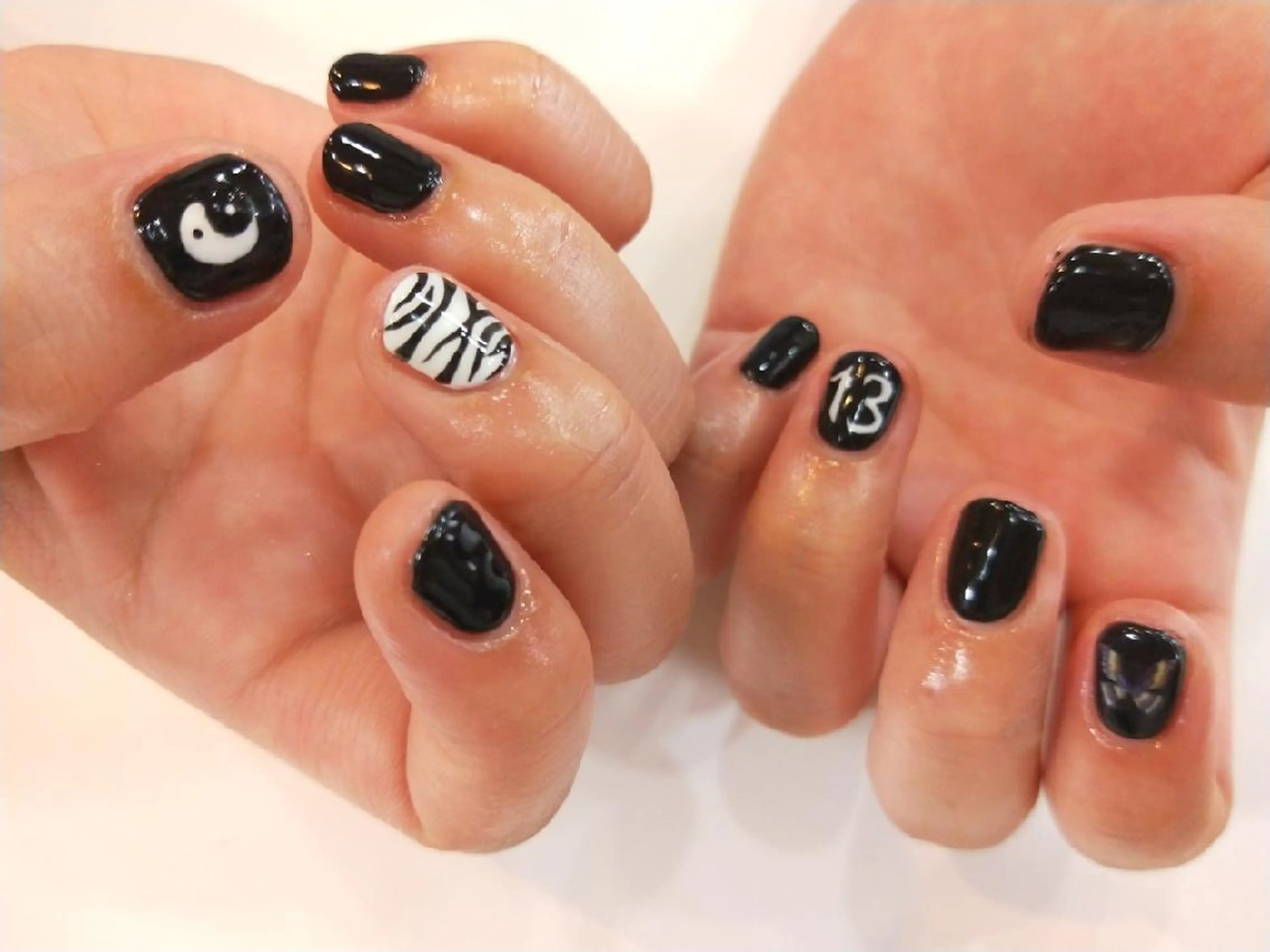 ネイル ハンドネイル ハンドケア R'well所属・はばすみれ🎀ﾈｲﾙ 光ﾌｪｲｼｬﾙ ﾍｱのネイルデザイン