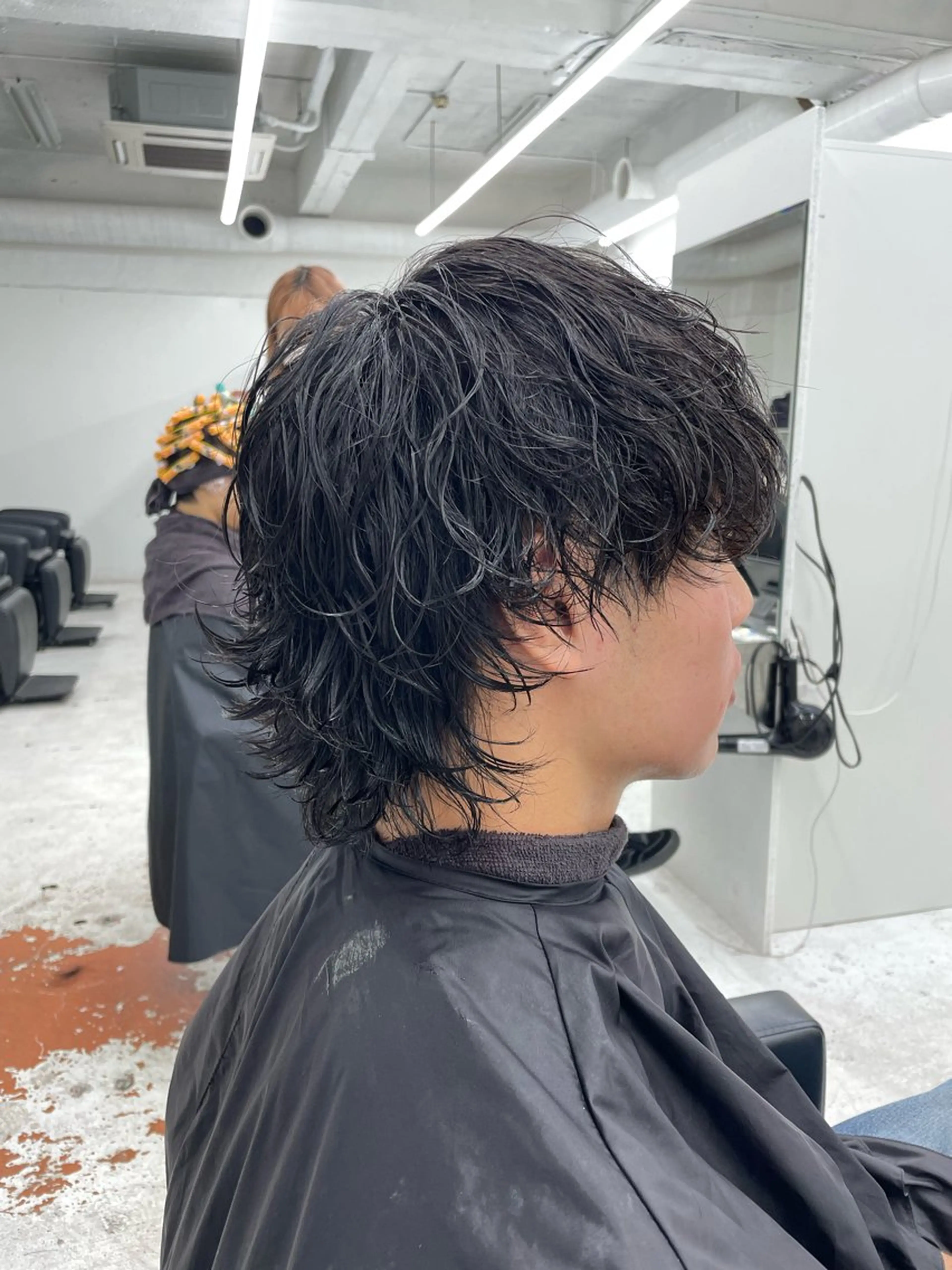 ミディアム パーマ メンズ 波巻きパーマ メンズウルフカット ウルフカット 【柏メンズパーマ職人 】店長　KAZUMAのヘアスタイル