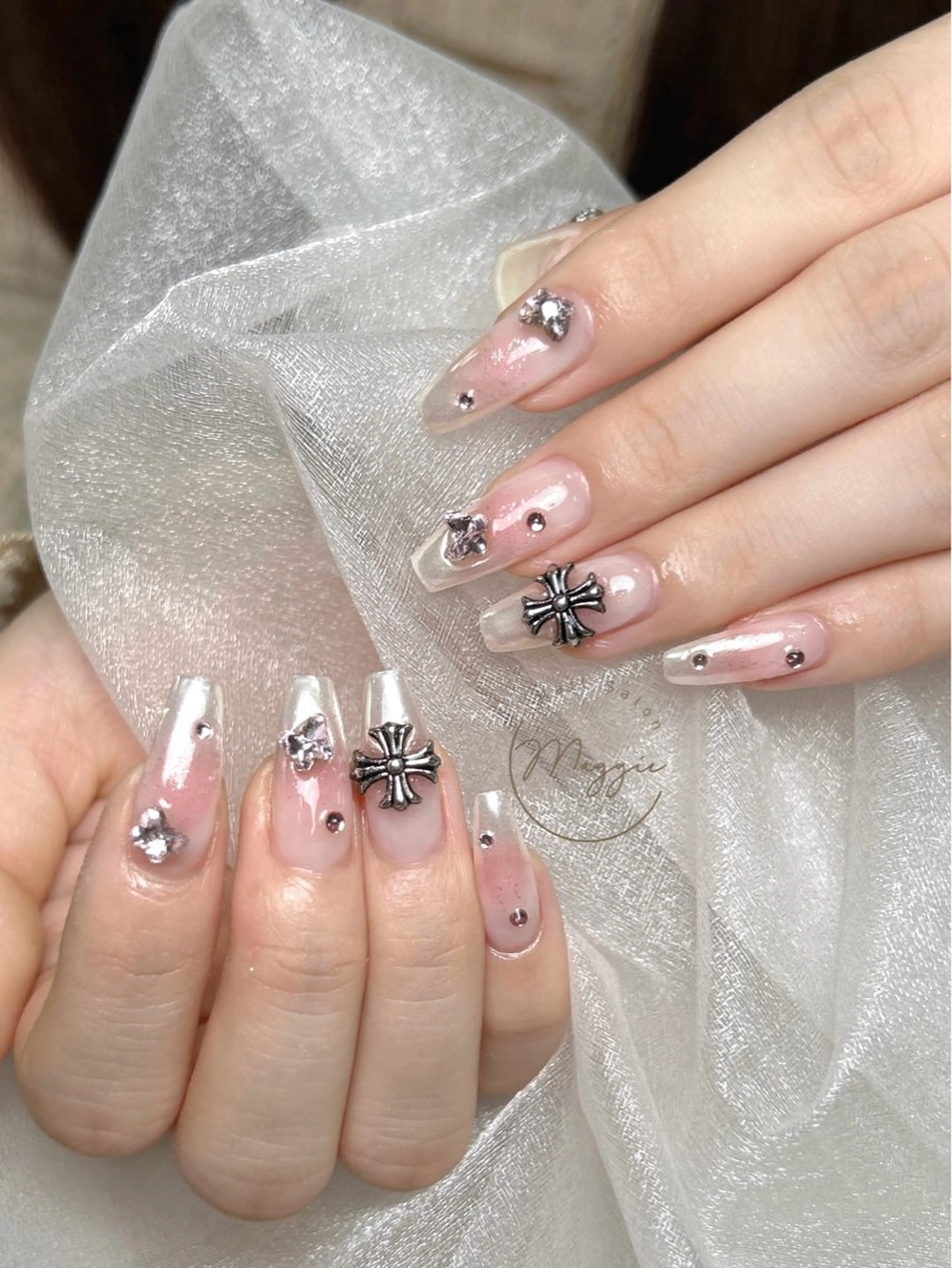 ネイル Maggie Nail🦩のネイルデザイン