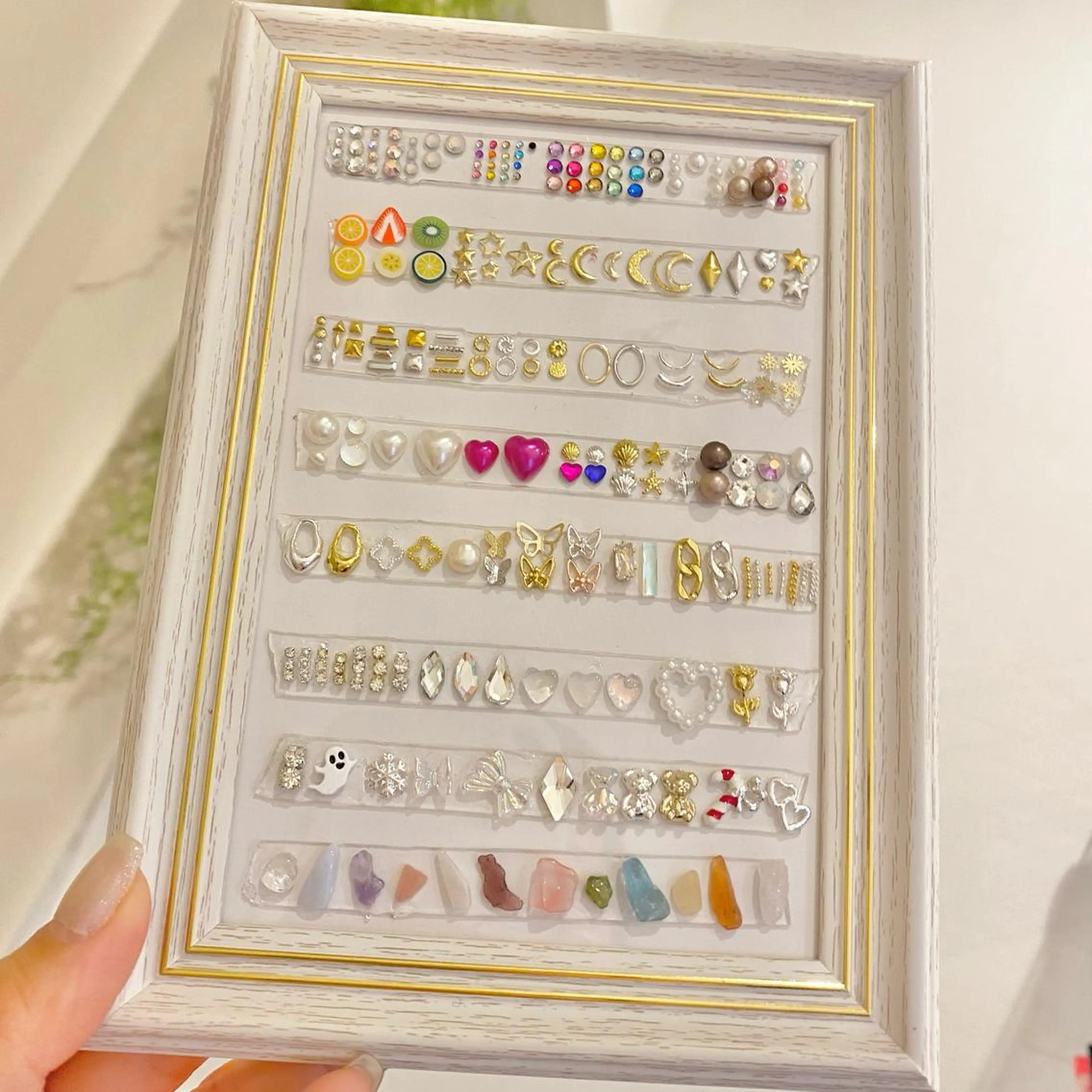 ネイル キラキラネイル プライベートネイルサロンkoyubi.所属・新宿南口 hitomiのネイルデザイン