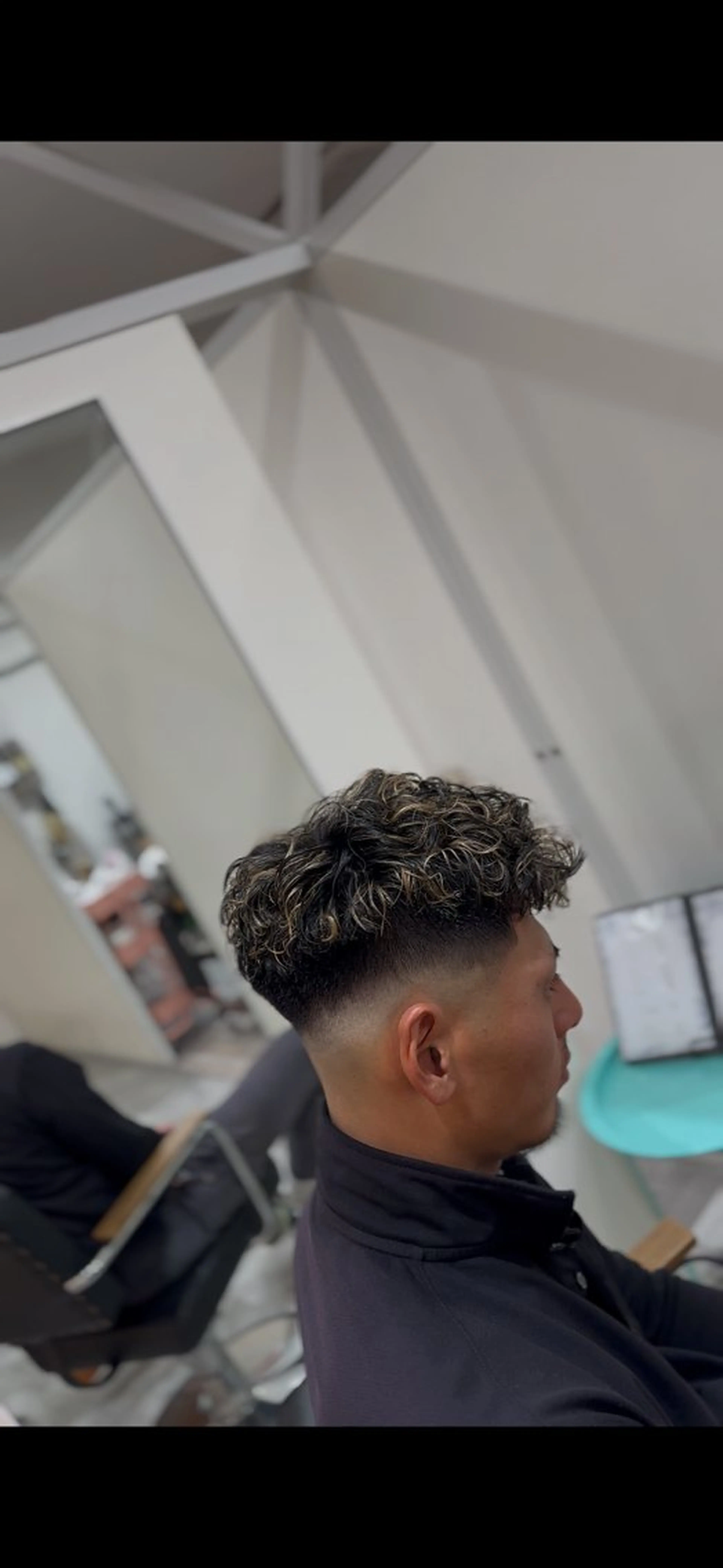 パーマ メンズ フェードカット Chere ore 新金岡所属・ツイスパ/フェード /辻諒哉のヘアスタイル