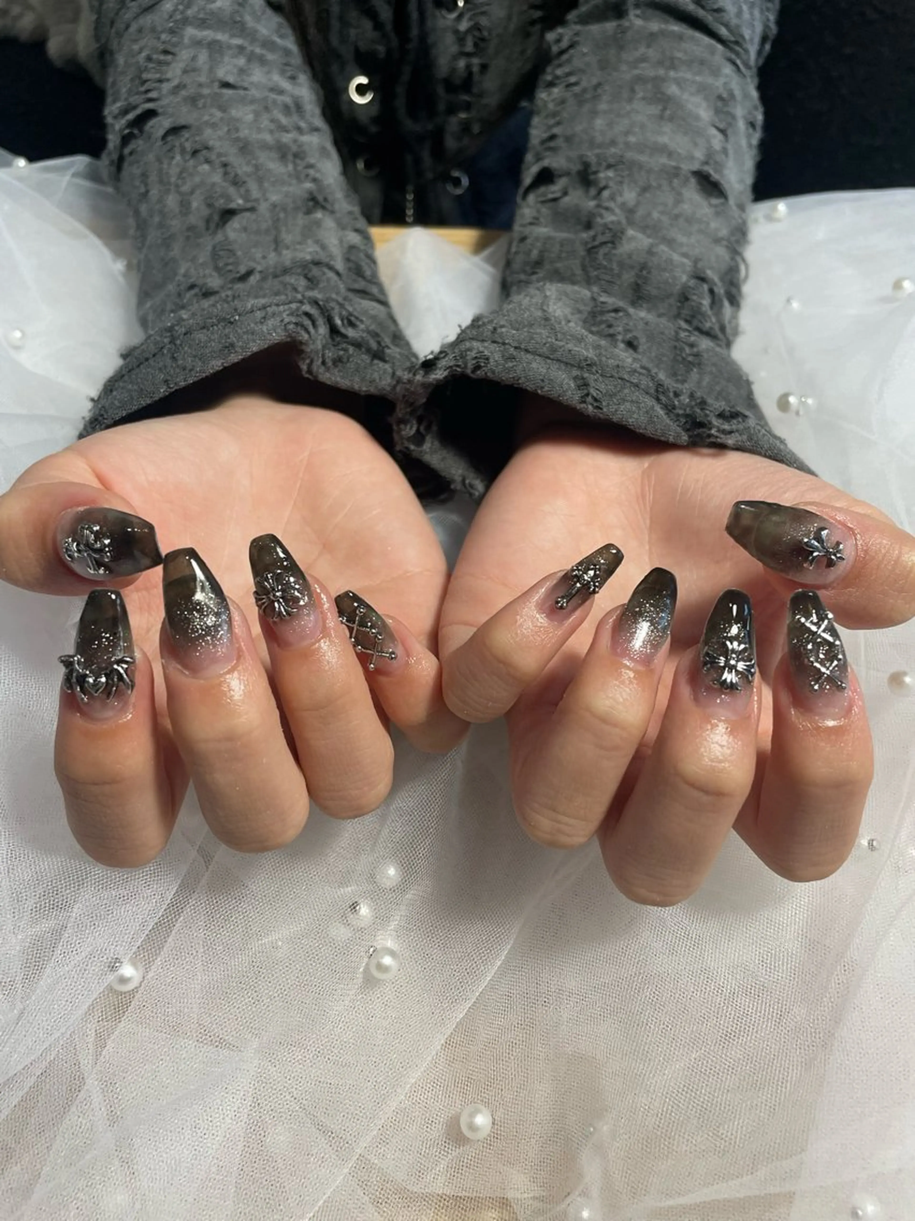 ネイル グラデーション ラメ(グリッター) シルバー ノア .のネイルデザイン