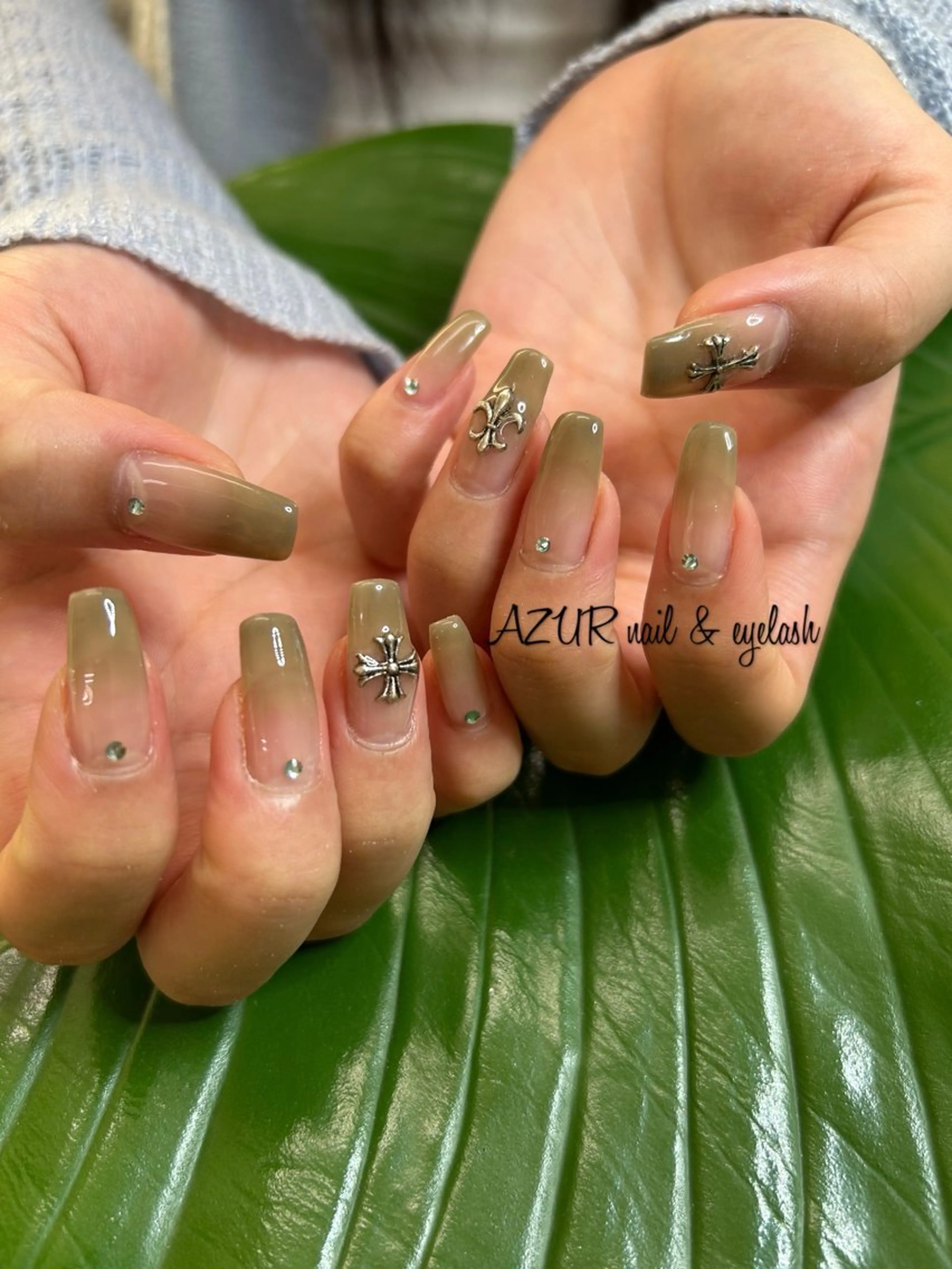 ネイル AZUR N&eyelashのネイルデザイン