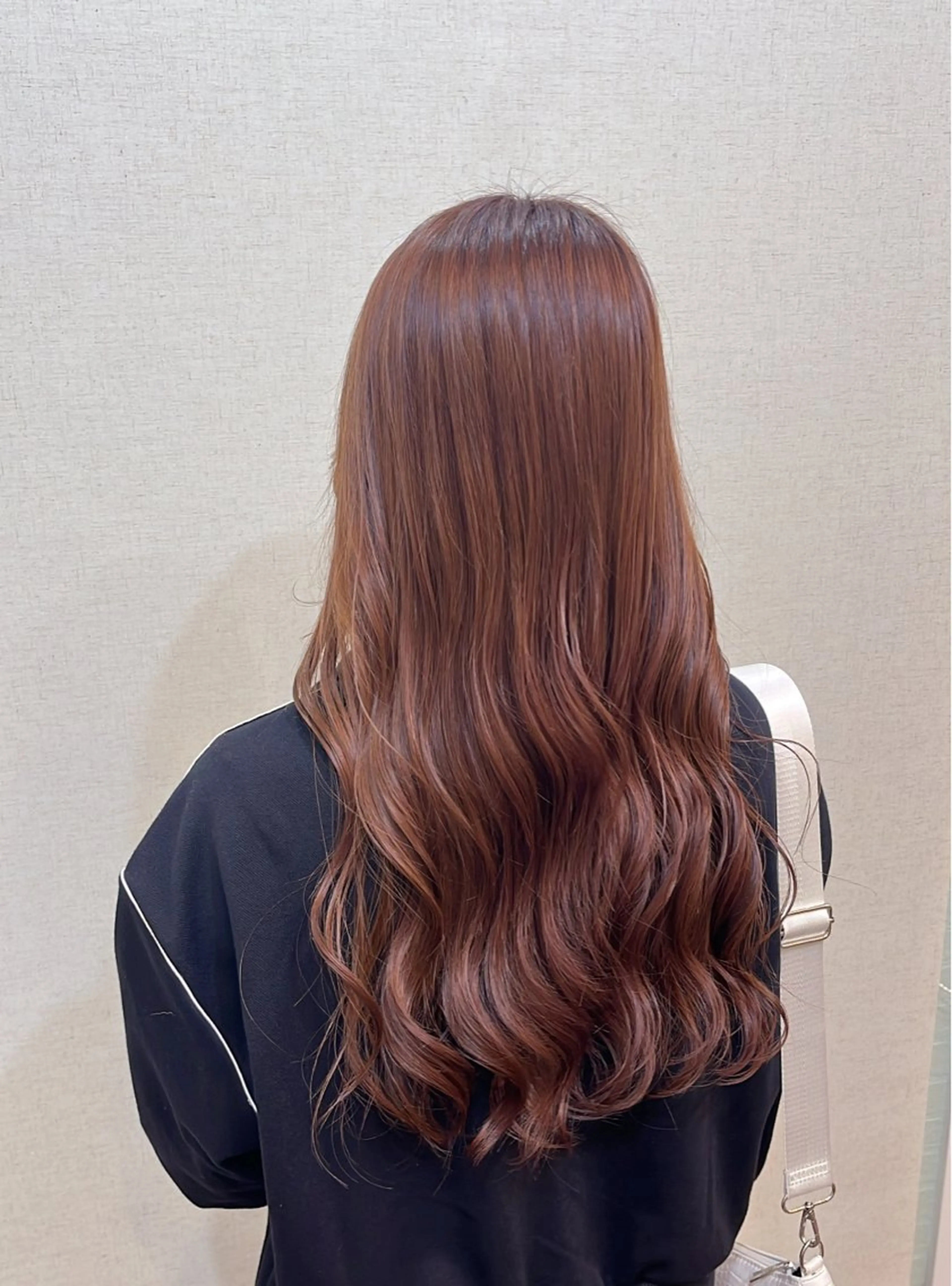 ロング カラー ピンクカラー ヘアカラー 伊藤 由妃乃のヘアスタイル