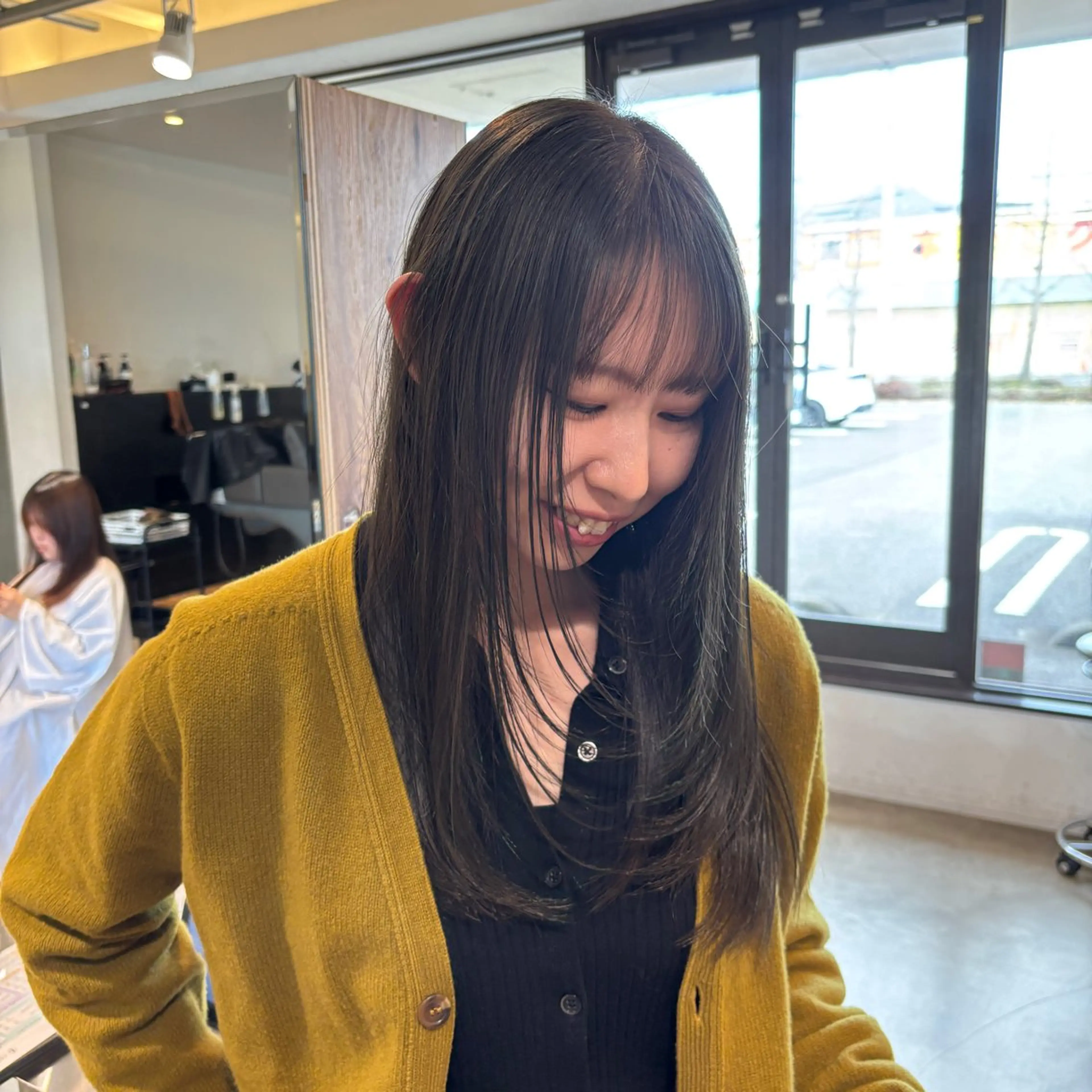 セミロング ヘアカラー トリートメント 小木曽 里華のヘアスタイル