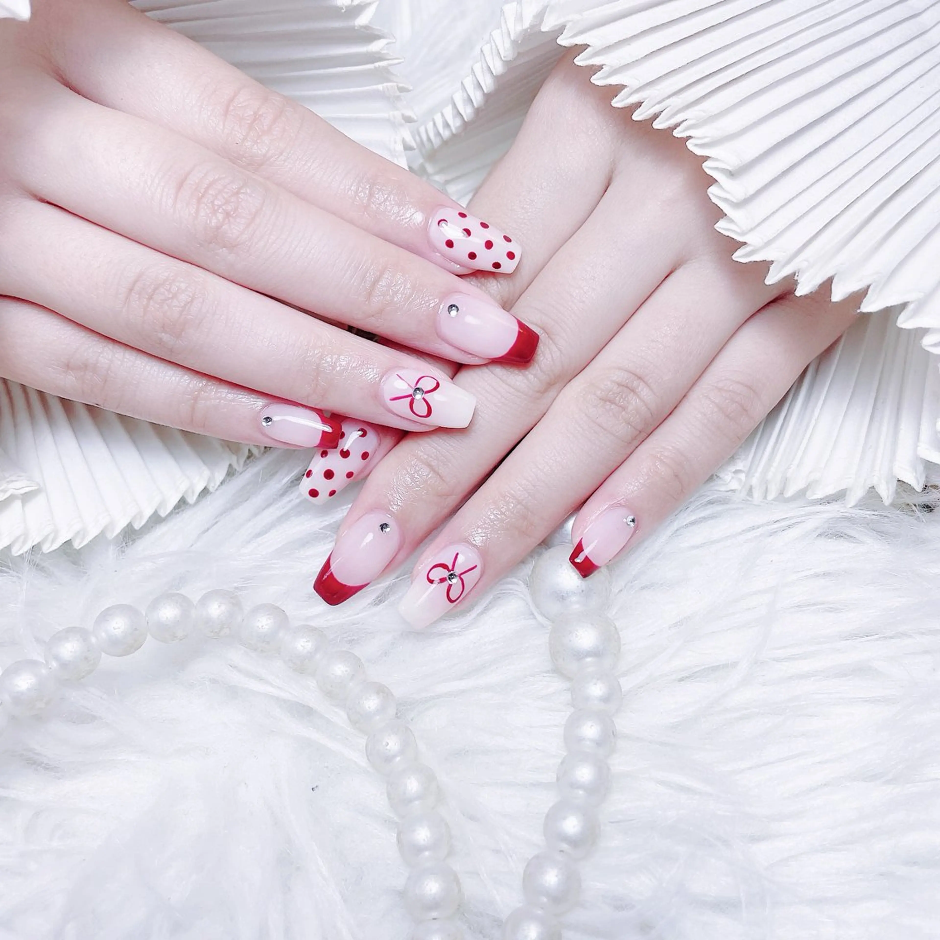 ネイル チークネイル 長さ出し フラワーネイル フレンチネイル ガーリー ハンドネイル NEW NAIL 池袋のネイルデザイン