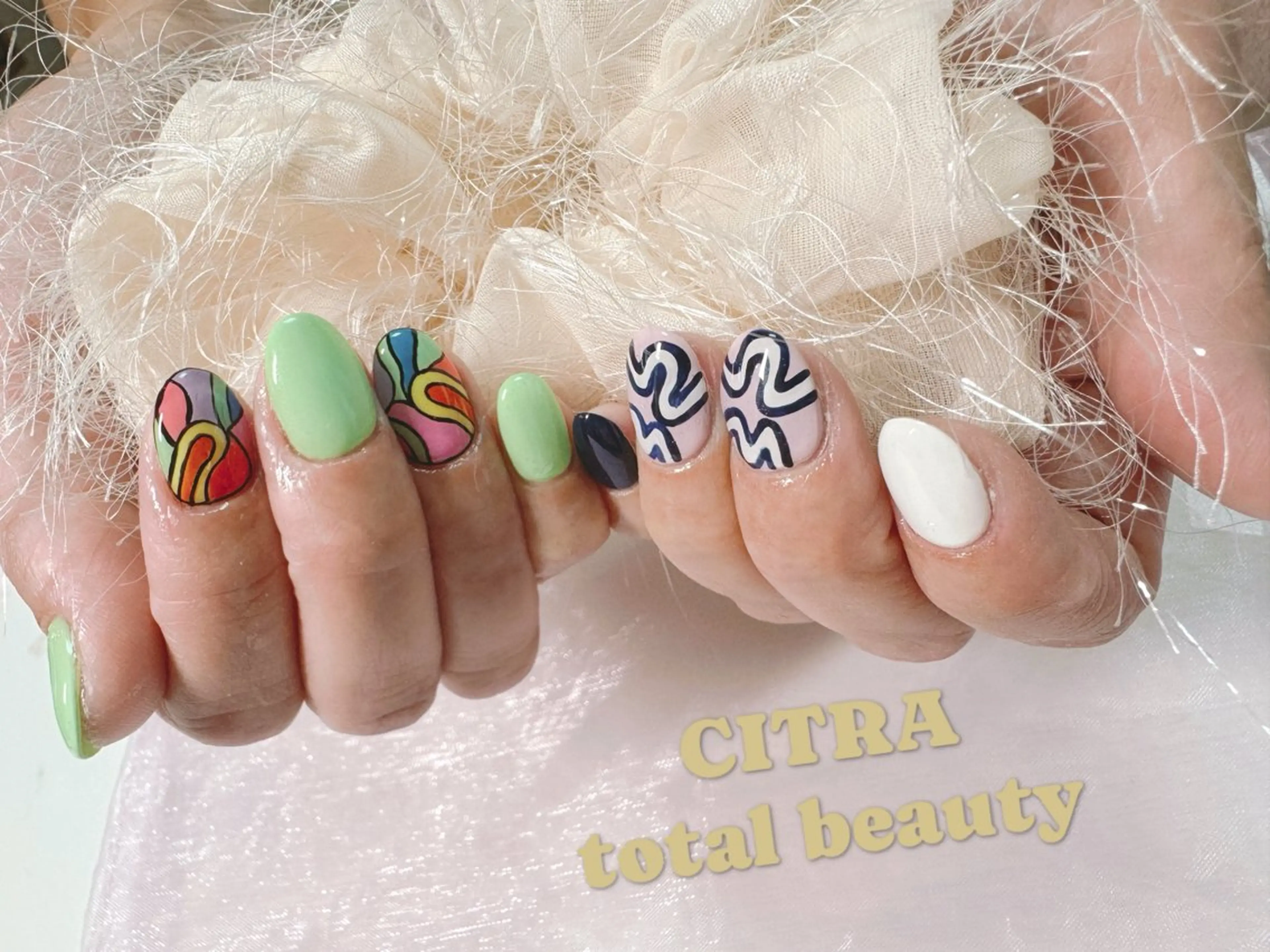 ネイル 持ち込み ニュアンスネイル シンプルネイル ハンドネイル CITRAtotal beautyのネイルデザイン