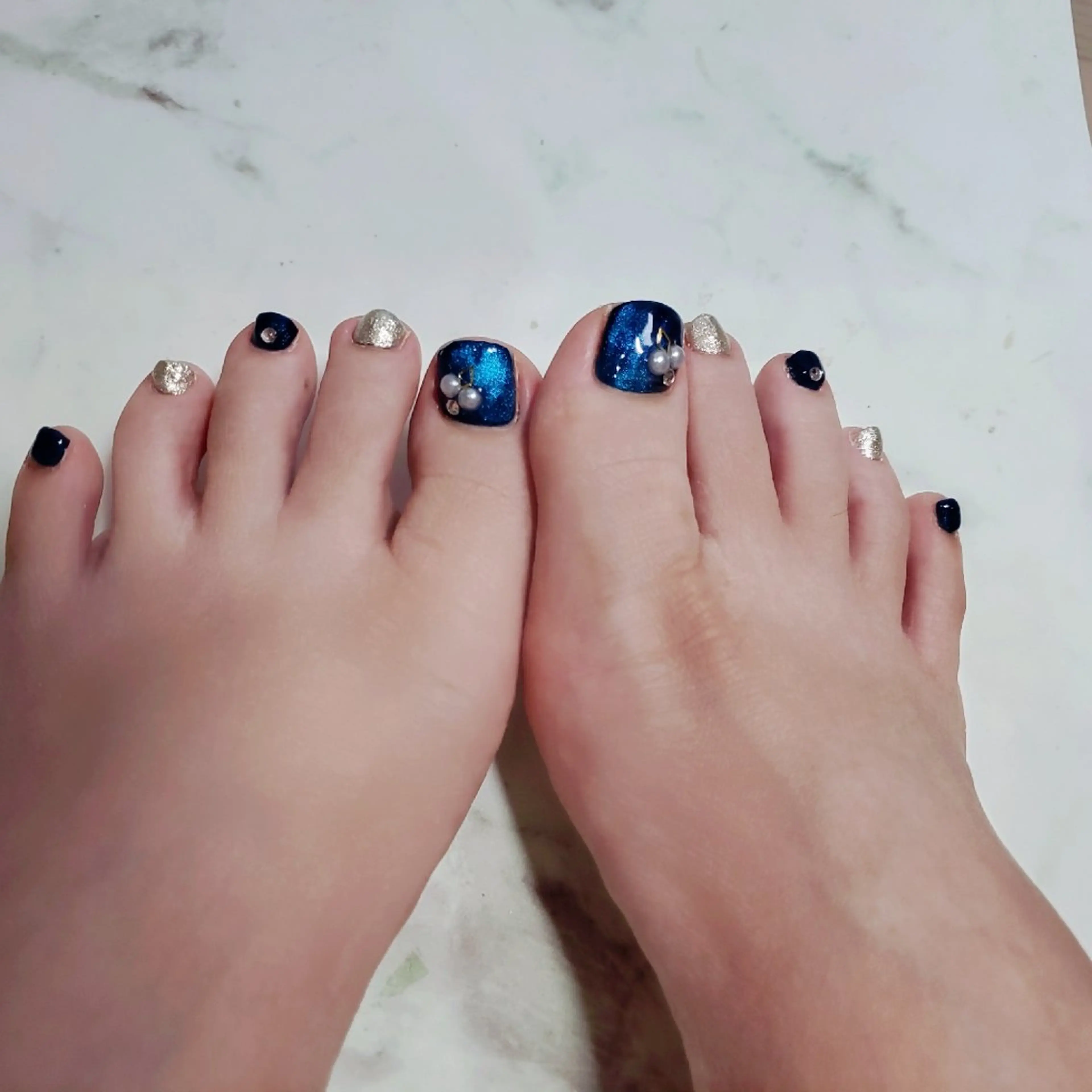ネイル フットネイル 持ち込み フットネイル ネイルサロンベルティ .ひとみのネイルデザイン