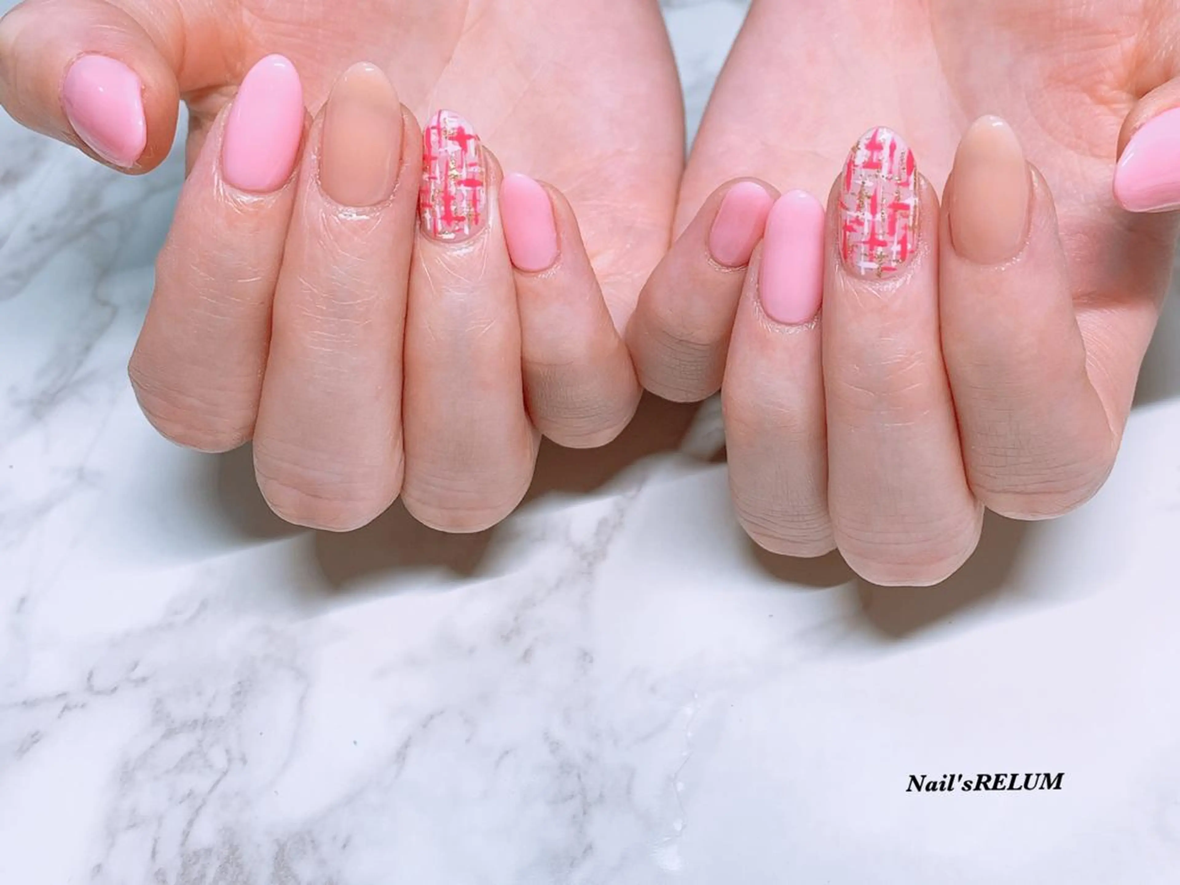 ネイル ツイードネイル THECOLORS所属・近貞 莉奈のネイルデザイン