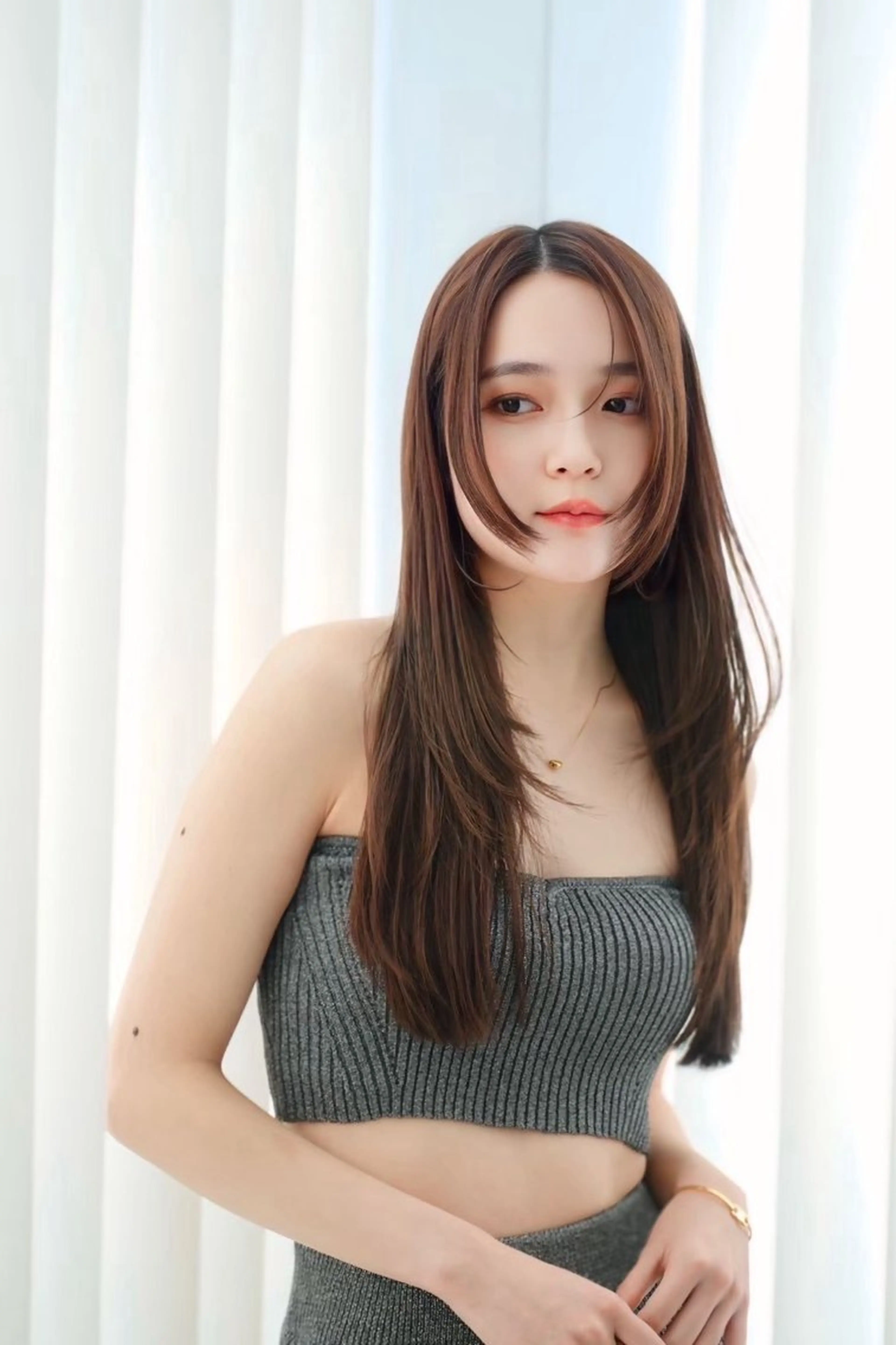 ロング 顔まわりレイヤー ハッシュカット レイヤーカット カット ヘアカラー トリートメント 新宿/韓国レイヤー/ 顔周りカット松本美晴のヘアスタイル