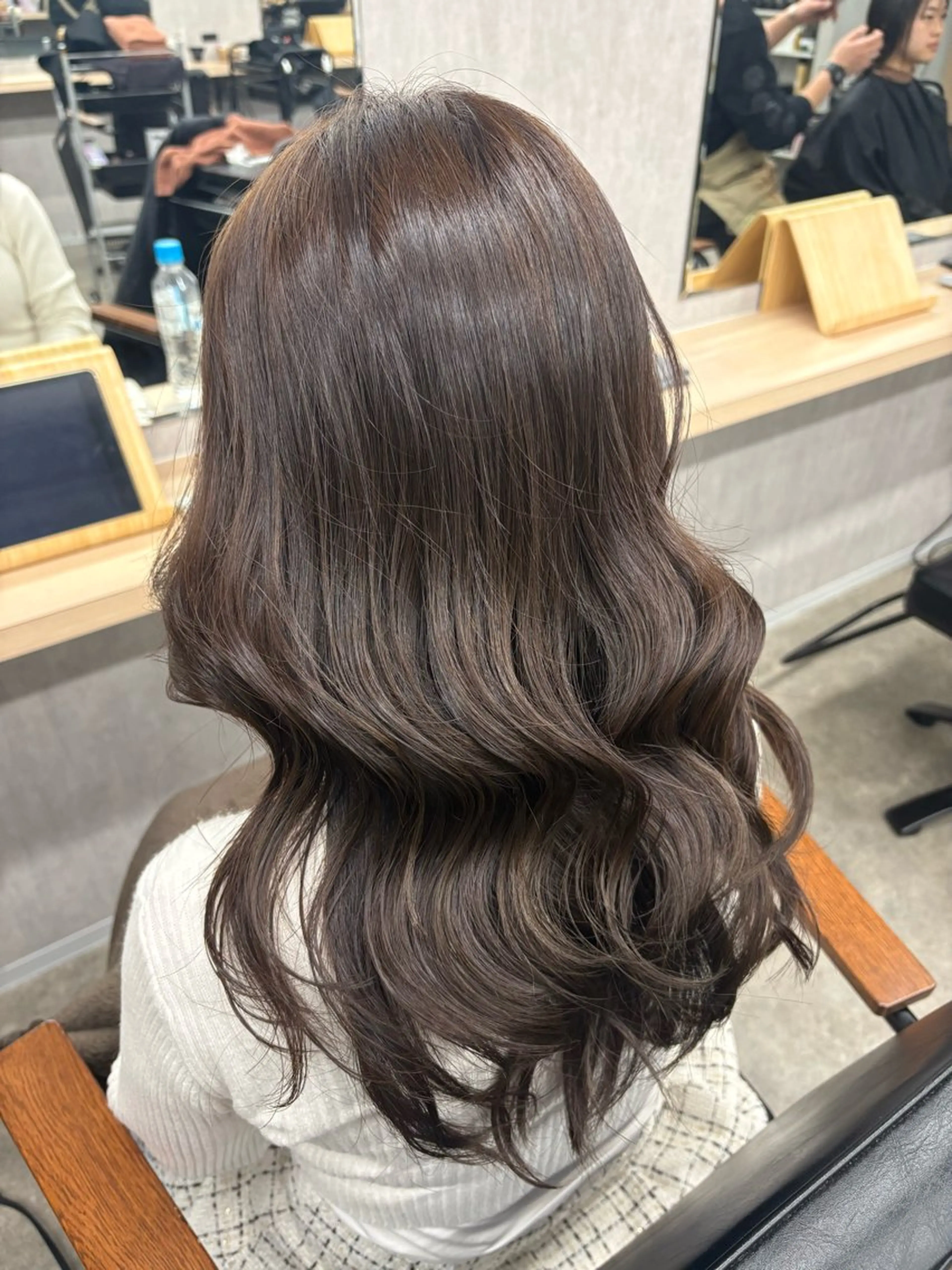 セミロング カラー 透明感カラー オリーブカラー カット ヘアカラー 中田 汐梨のヘアスタイル
