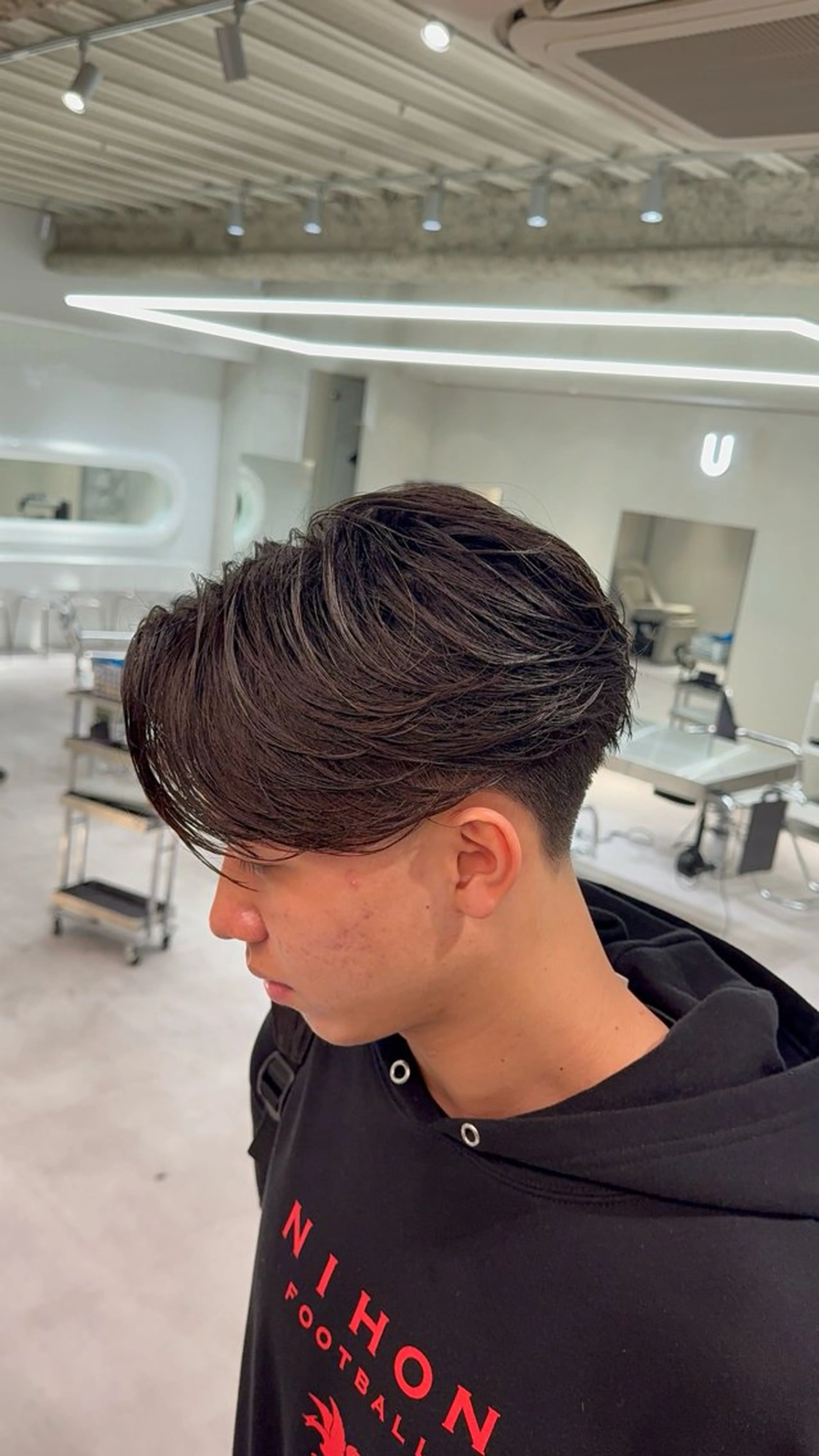 ショート パーマ メンズ センターパート フェードカット メンズパーマ ショートヘア ニュアンスパーマ カット パーマ トリートメント MEN’S SALON HAVANA所属・渋谷/ピンパーマ /フェード/千尋のヘアスタイル