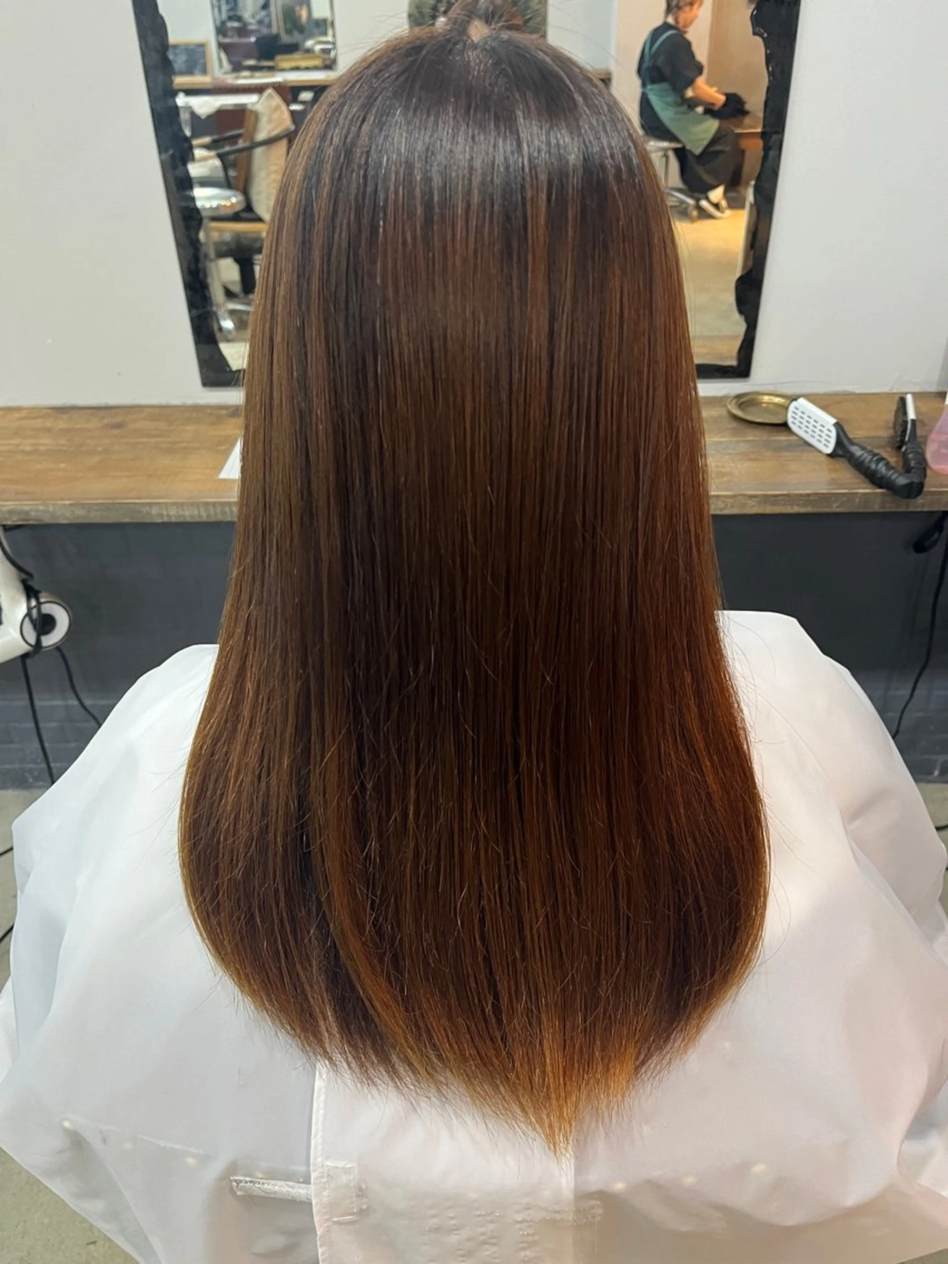 セミロング 縮毛矯正 あかね 髪質改善ストレートのヘアスタイル