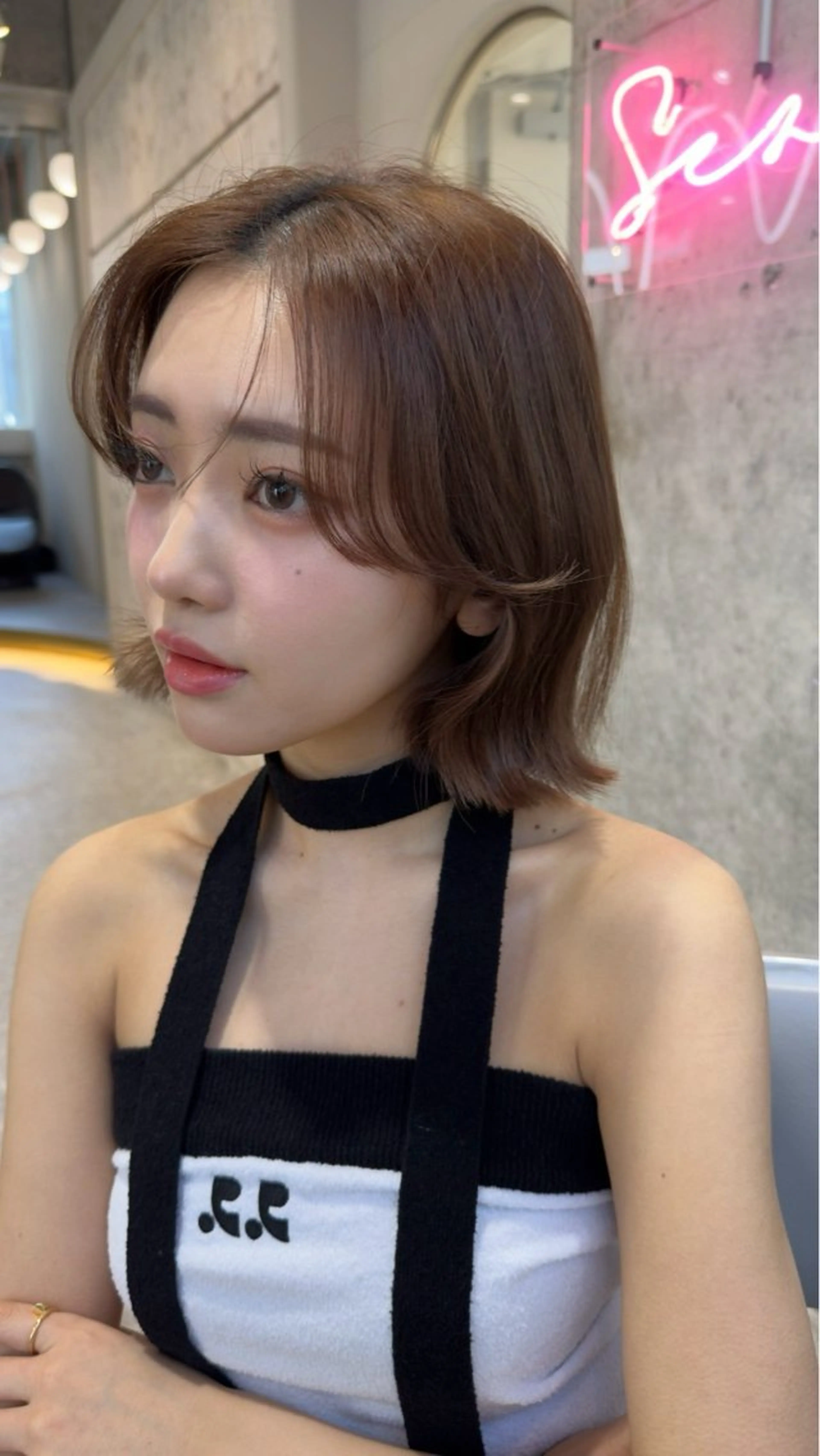 ミディアム ボブレイヤー ボブ くびれヘア 顔まわりレイヤー レイヤーカット カット ヘアカラー トリートメント 新宿/韓国レイヤー/ 顔周りカット松本美晴のヘアスタイル