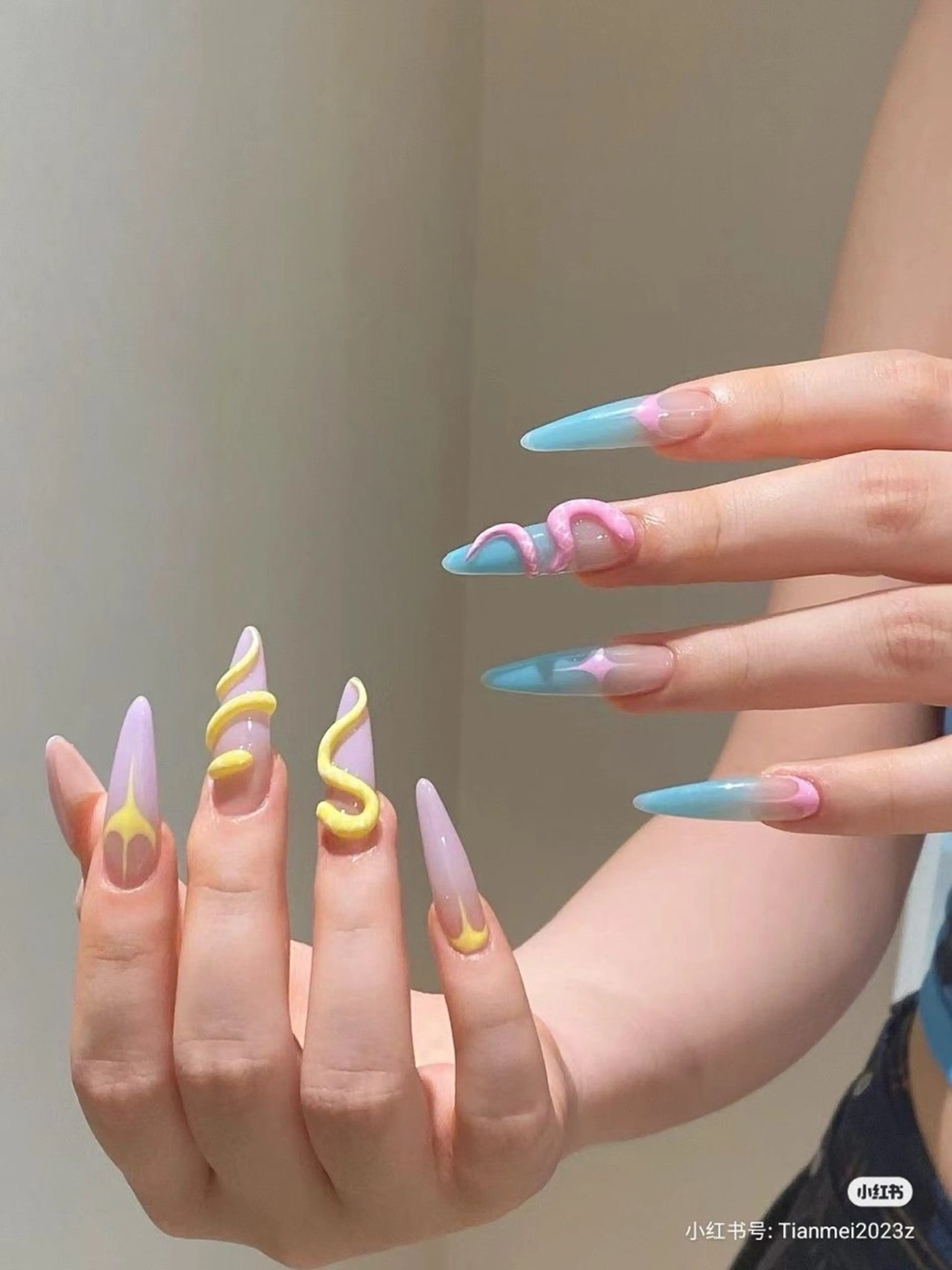 ネイル ハンドネイル フットネイル ハンドケア 鈴木 叶のネイルデザイン