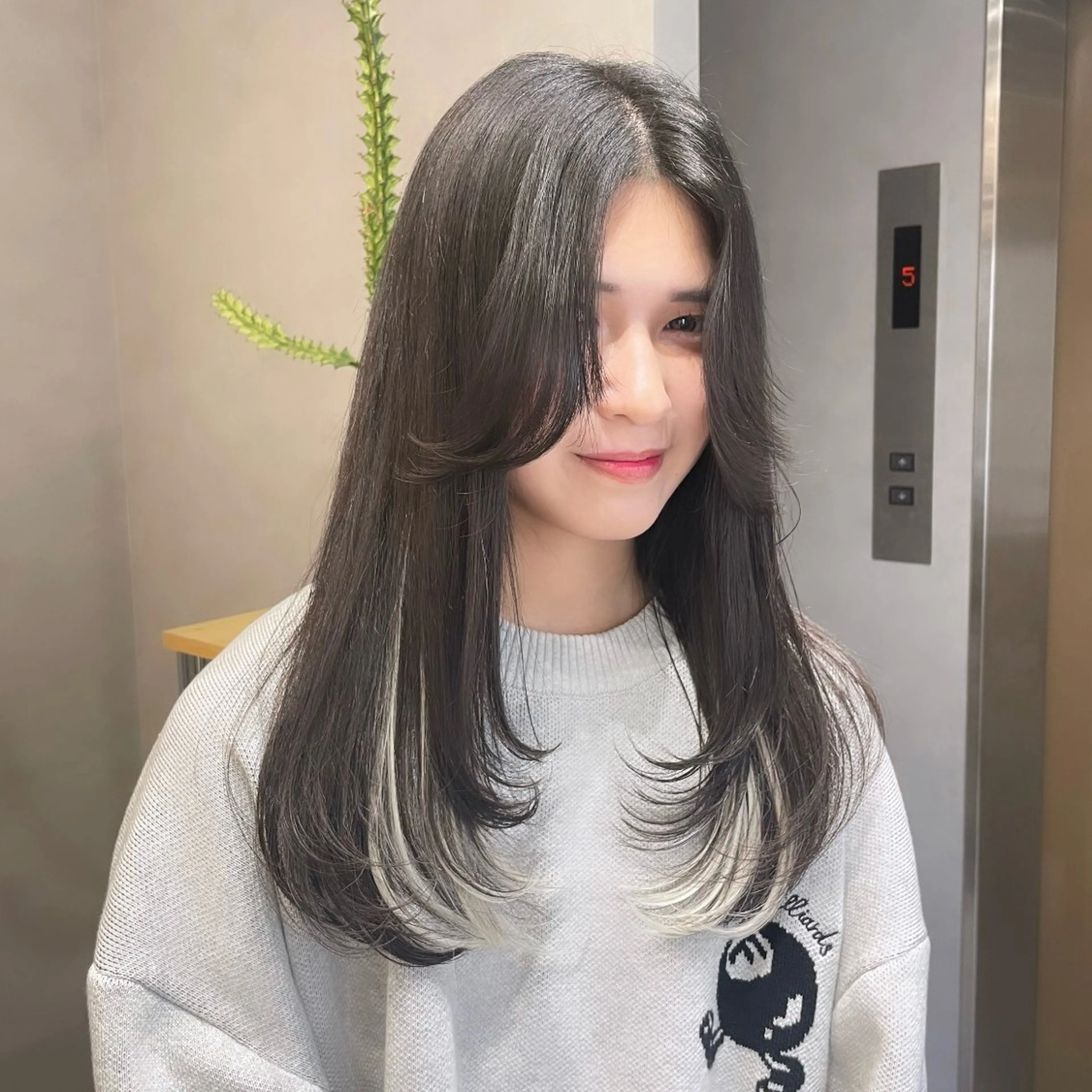 セミロング カラー 顔まわりレイヤー 顔周りカット レイヤーカット カット Rui/透明感カラー 暖色/レイヤーカットのヘアスタイル