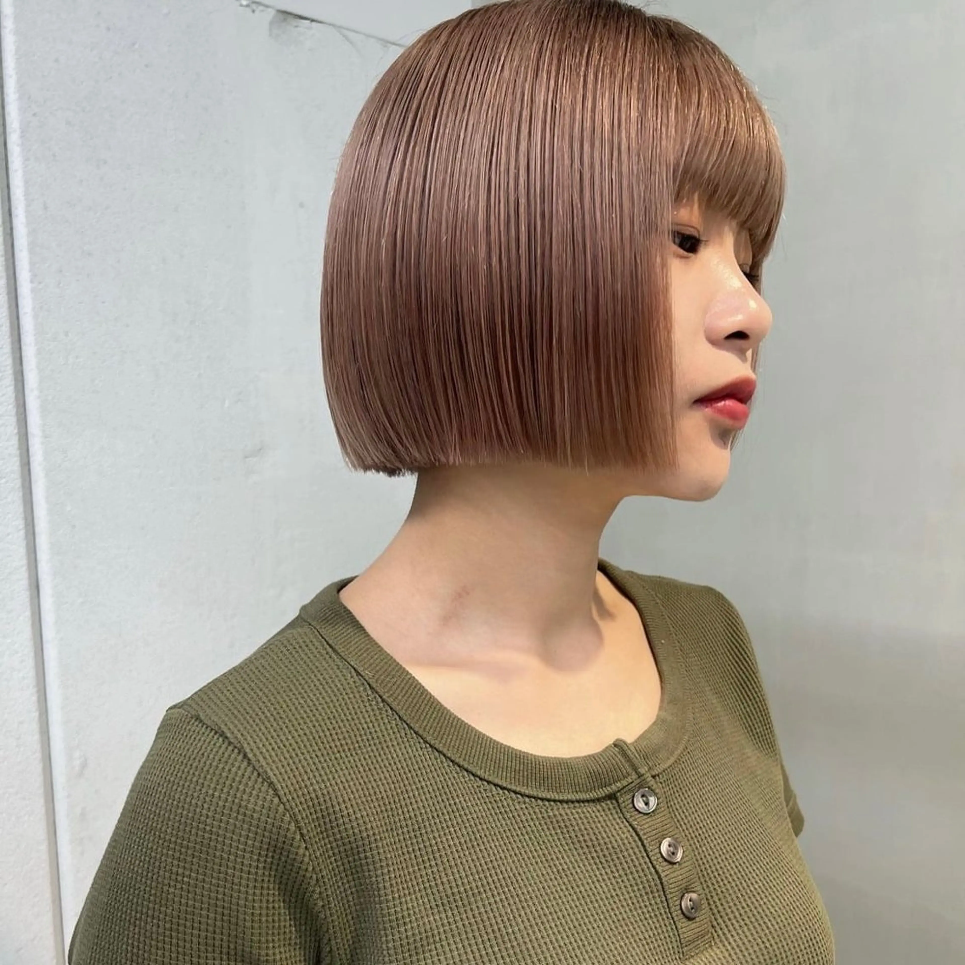 ショート カラー 切りっぱなしボブ ボブ ブロンド/ブリーチ 【SITY.】のヘアスタイル